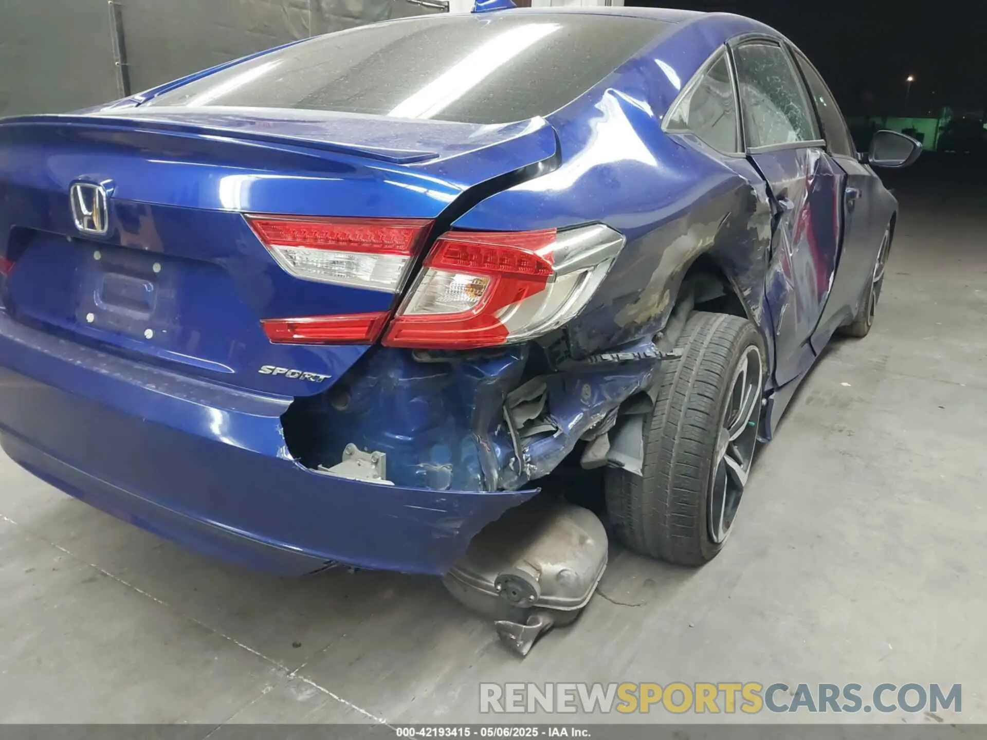 6 Photograph of a damaged car 1HGCV1F33KA127300 HONDA ACCORD 2019