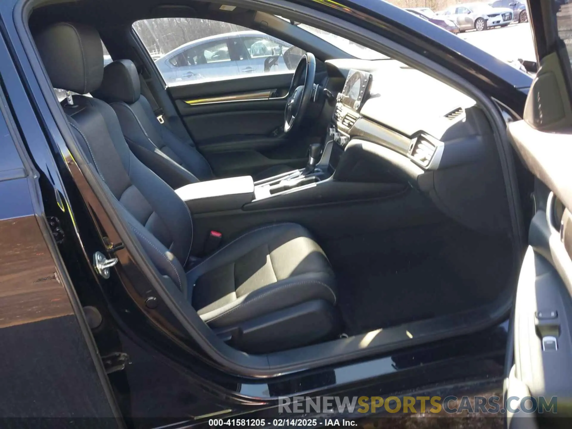 5 Photograph of a damaged car 1HGCV1F33KA171779 HONDA ACCORD 2019