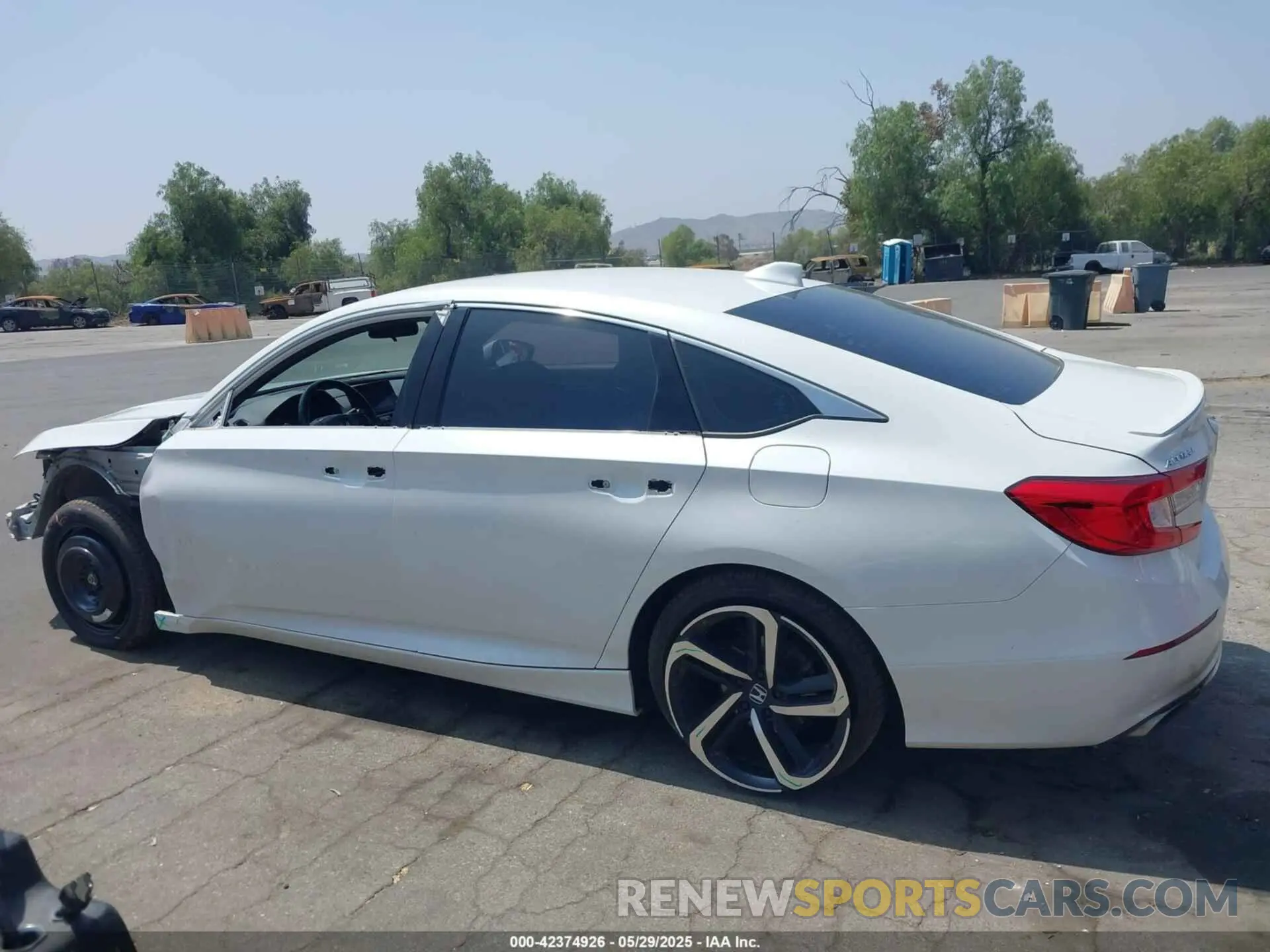 15 Photograph of a damaged car 1HGCV1F33KA173399 HONDA ACCORD 2019