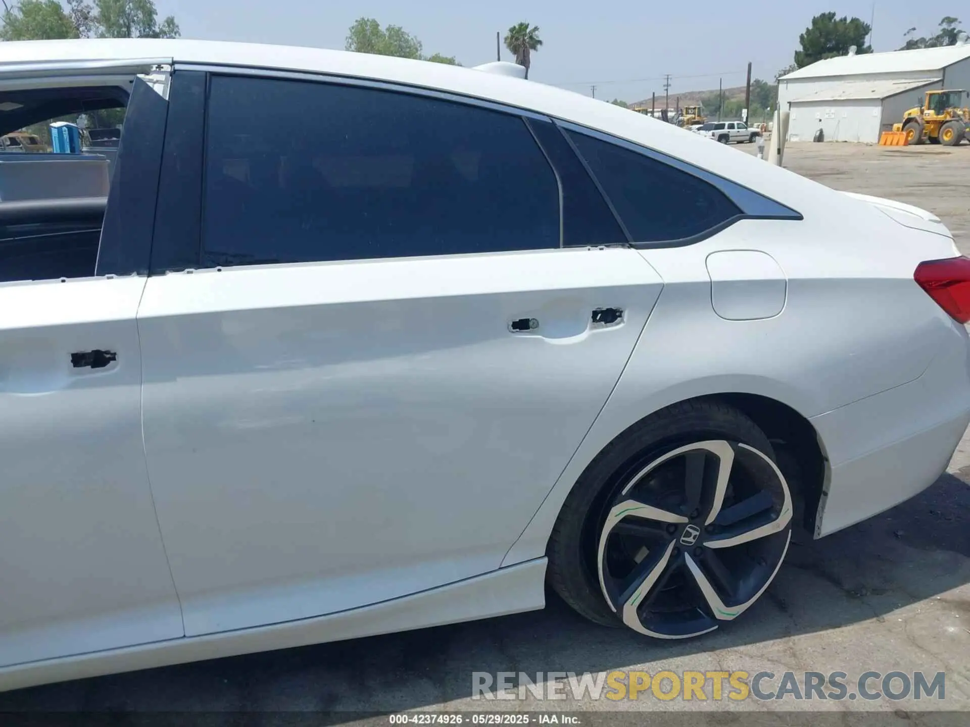 6 Photograph of a damaged car 1HGCV1F33KA173399 HONDA ACCORD 2019