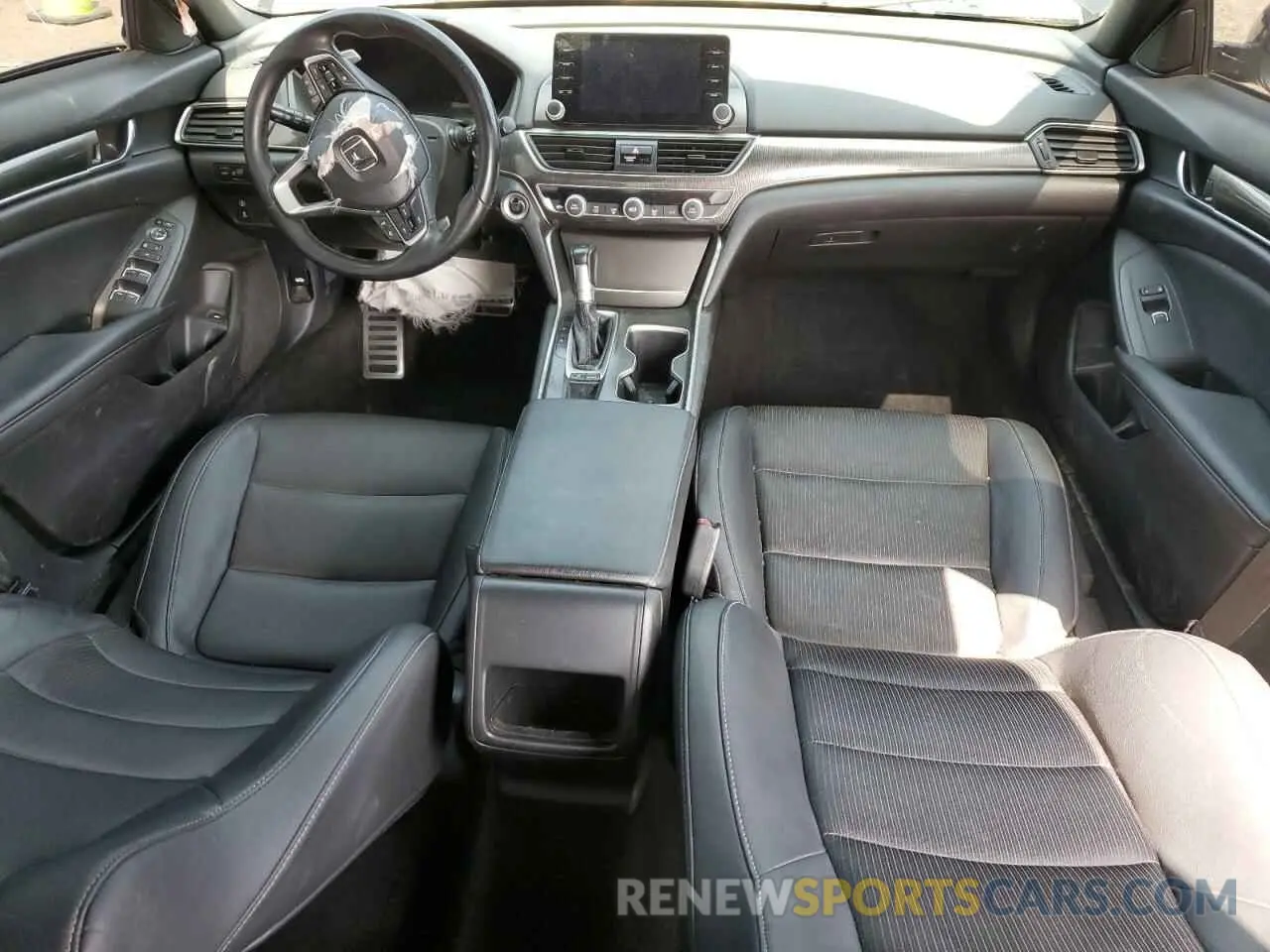 8 Photograph of a damaged car 1HGCV1F34KA037329 HONDA ACCORD 2019