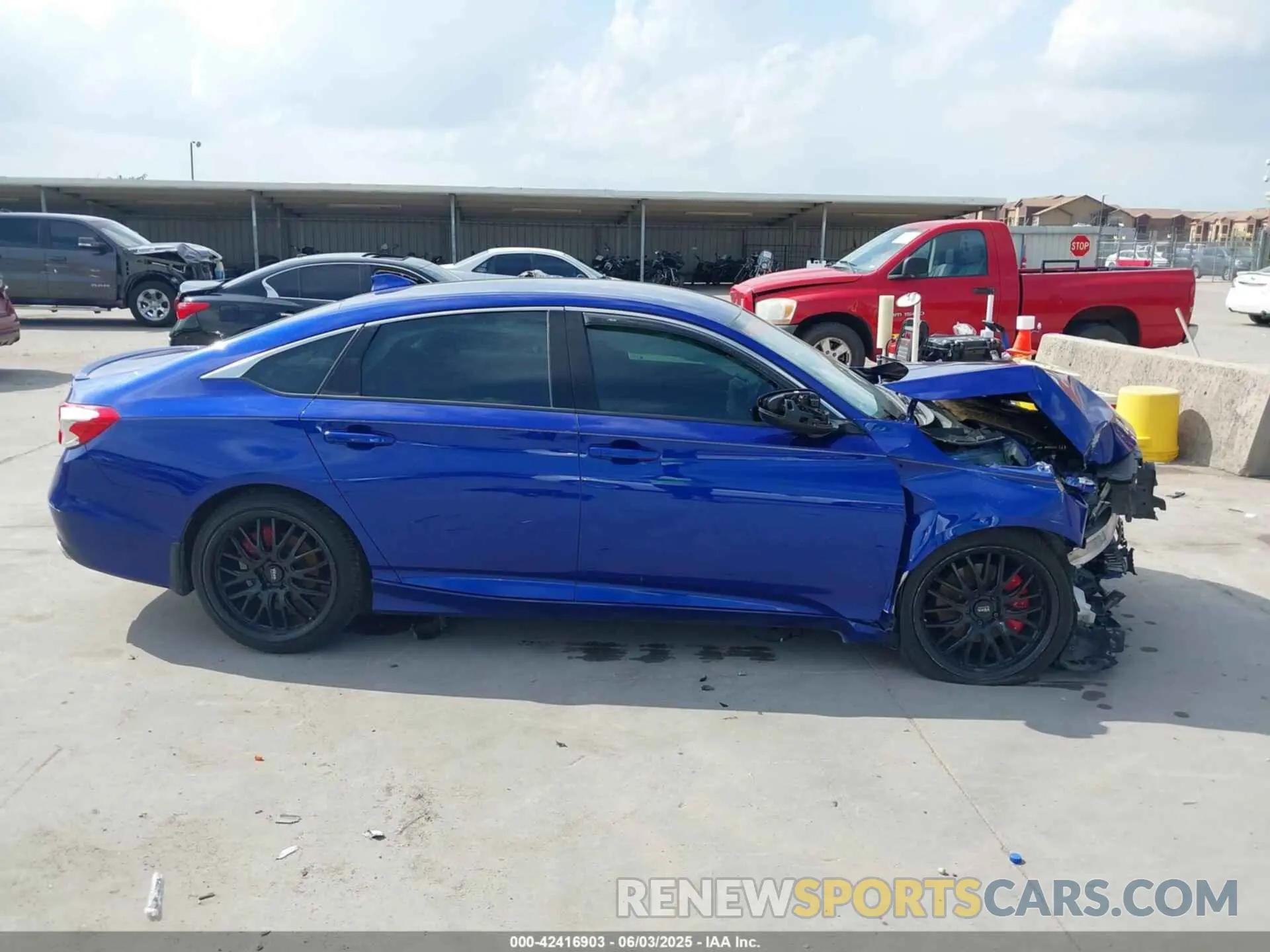 14 Photograph of a damaged car 1HGCV1F34KA055605 HONDA ACCORD 2019