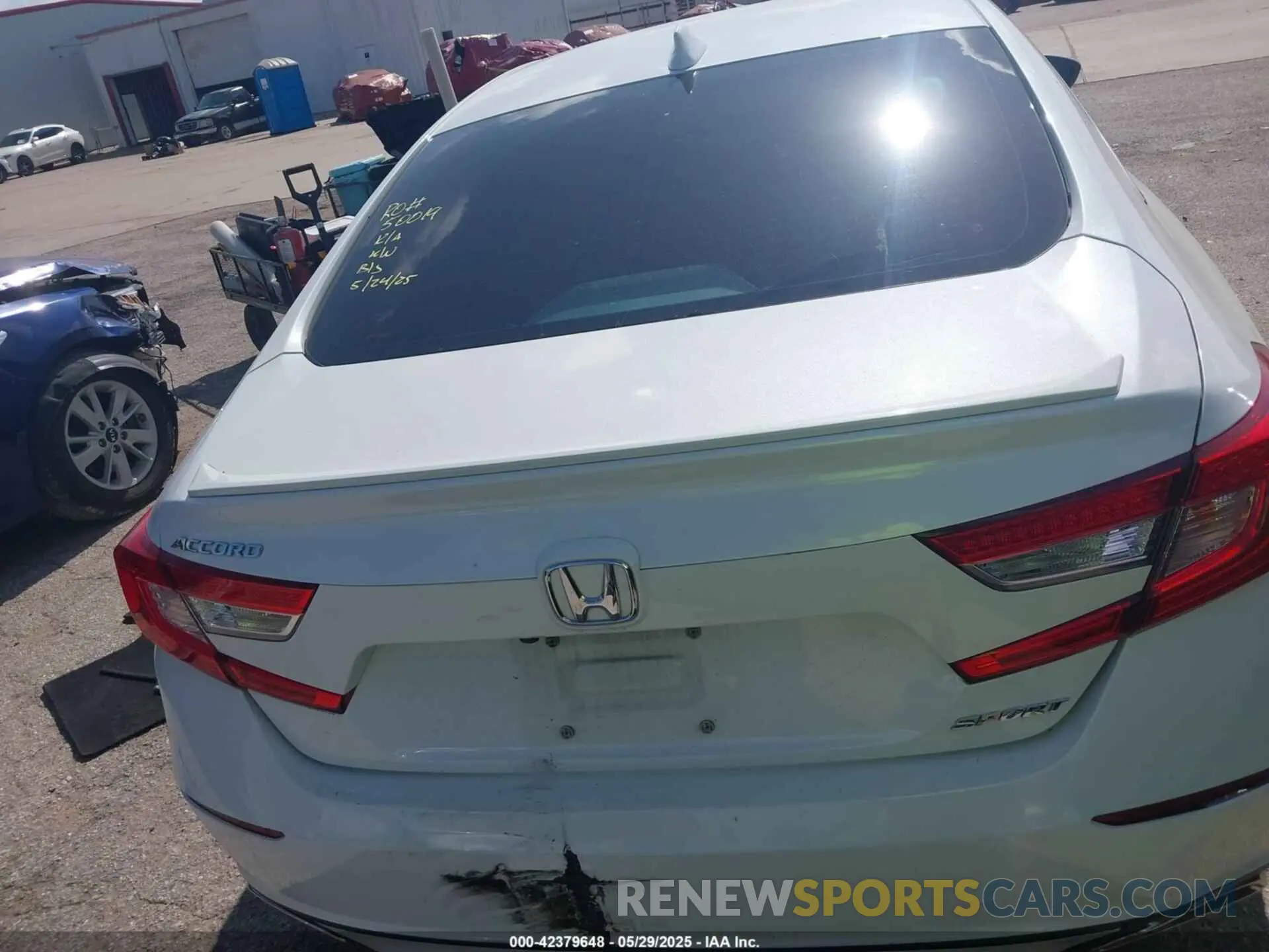 15 Photograph of a damaged car 1HGCV1F34KA060769 HONDA ACCORD 2019