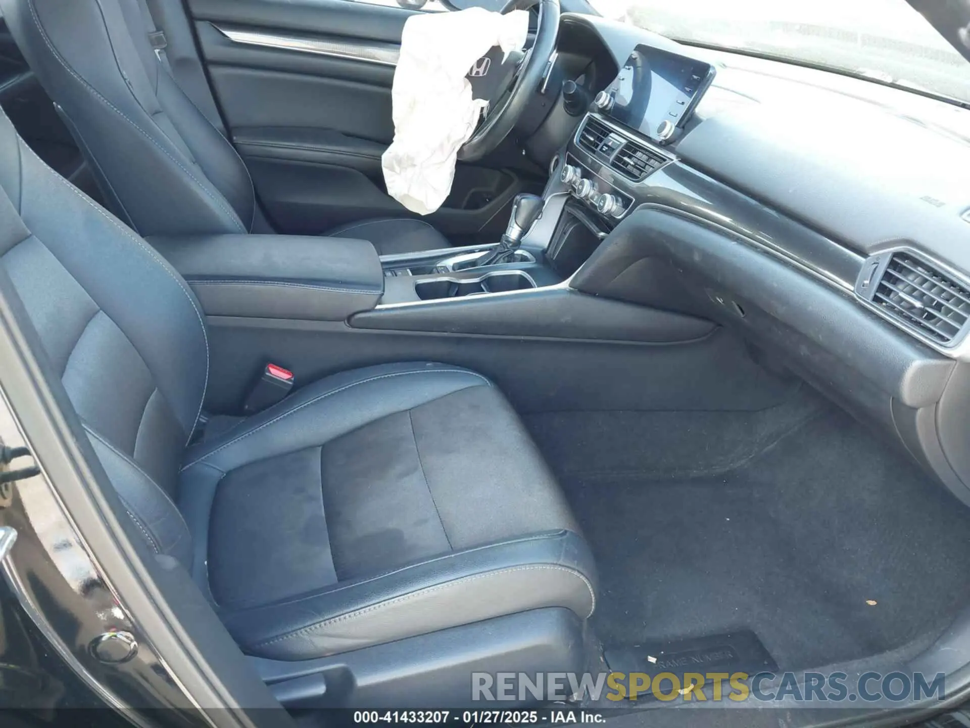 5 Photograph of a damaged car 1HGCV1F34KA072372 HONDA ACCORD 2019