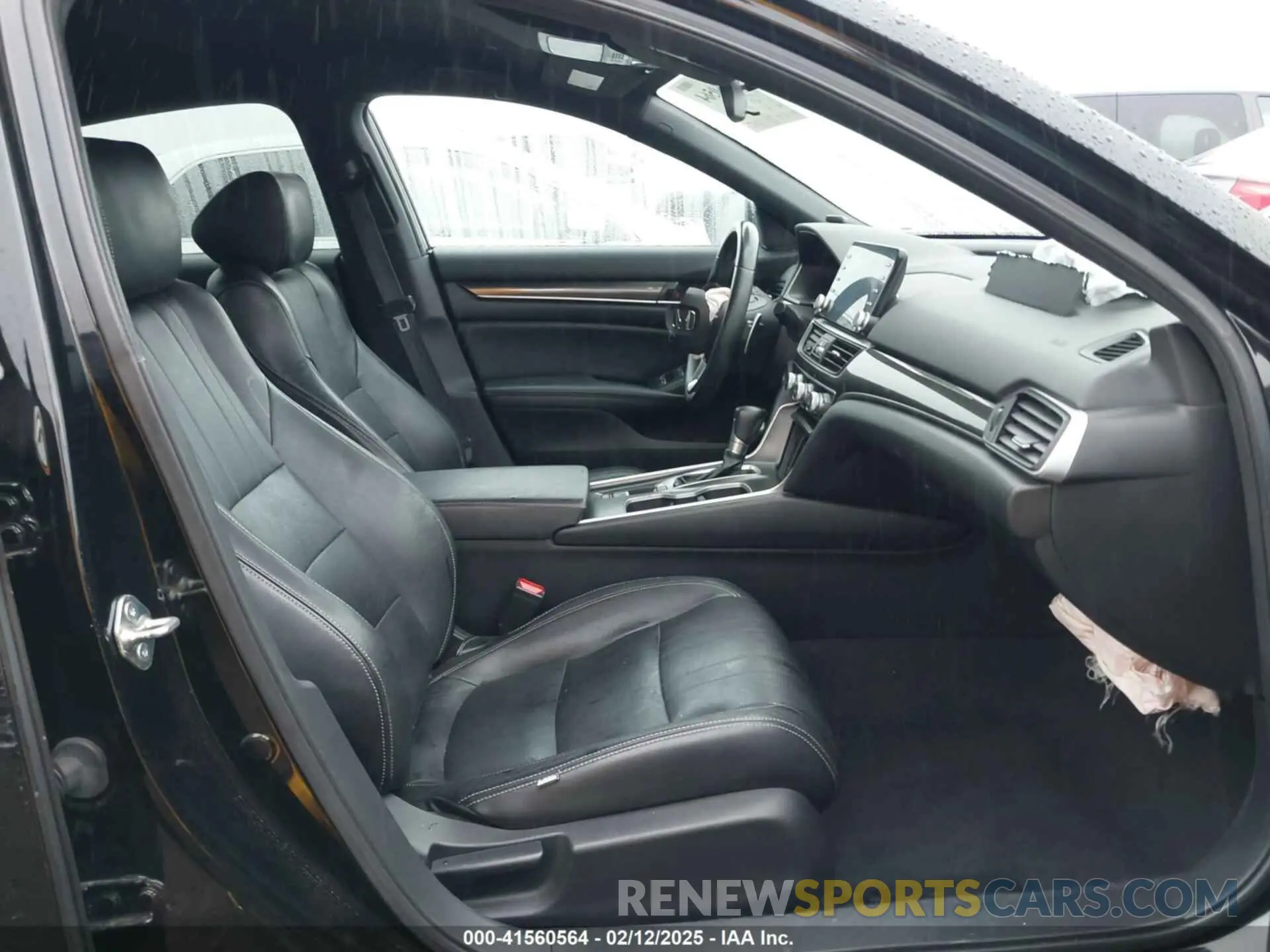 5 Photograph of a damaged car 1HGCV1F34KA078978 HONDA ACCORD 2019