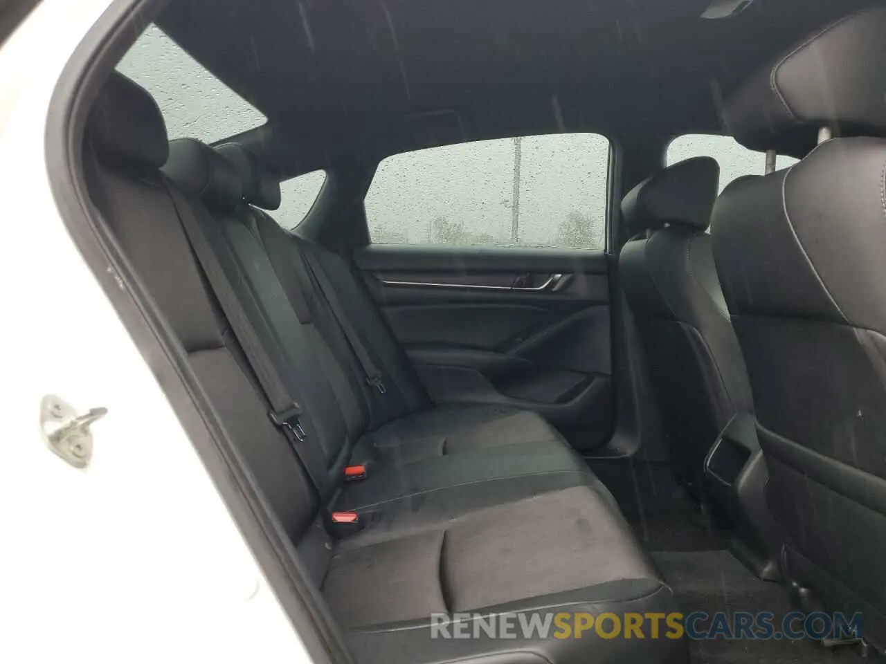 10 Photograph of a damaged car 1HGCV1F34KA087793 HONDA ACCORD 2019