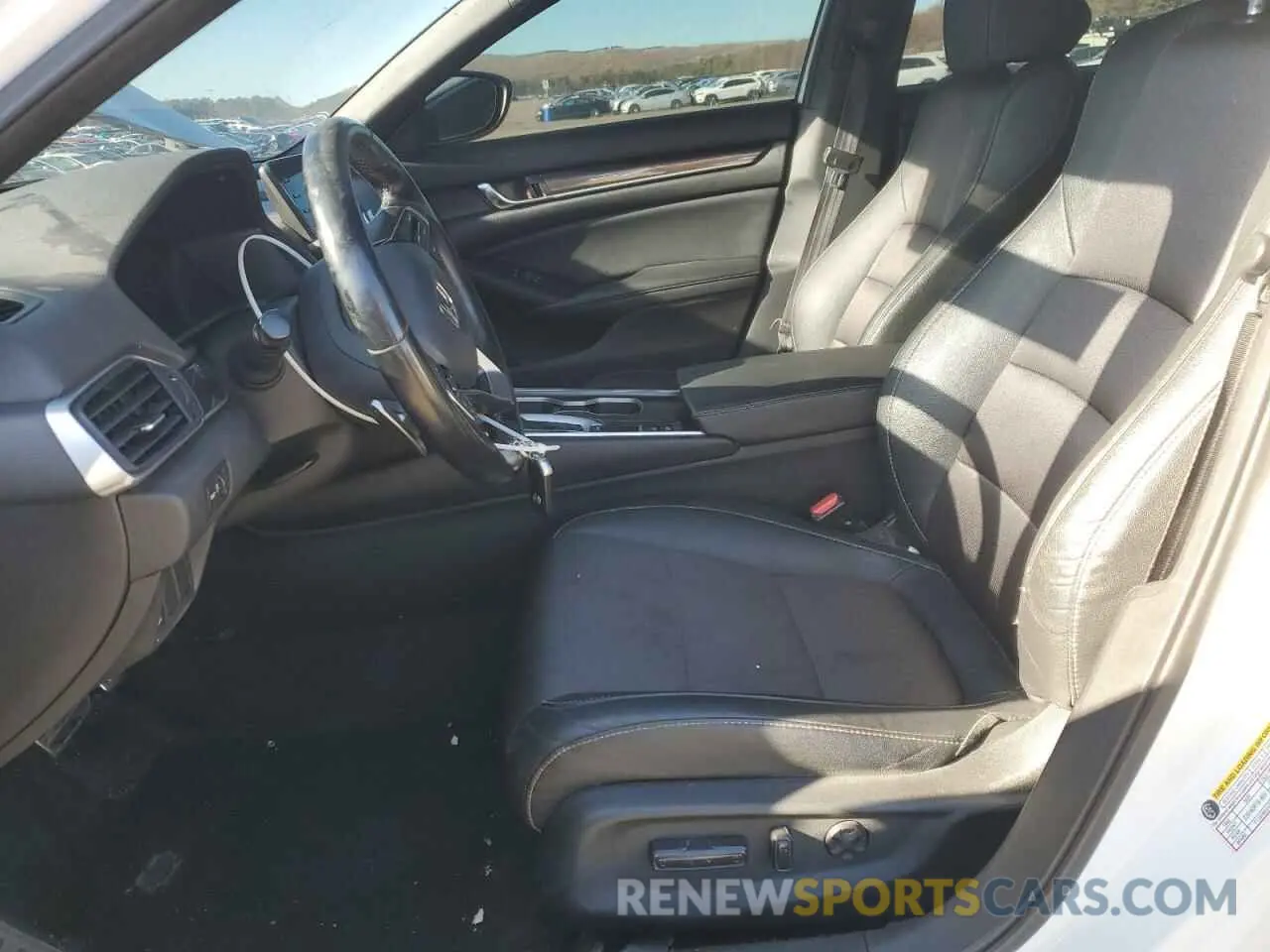 7 Photograph of a damaged car 1HGCV1F34KA160791 HONDA ACCORD 2019