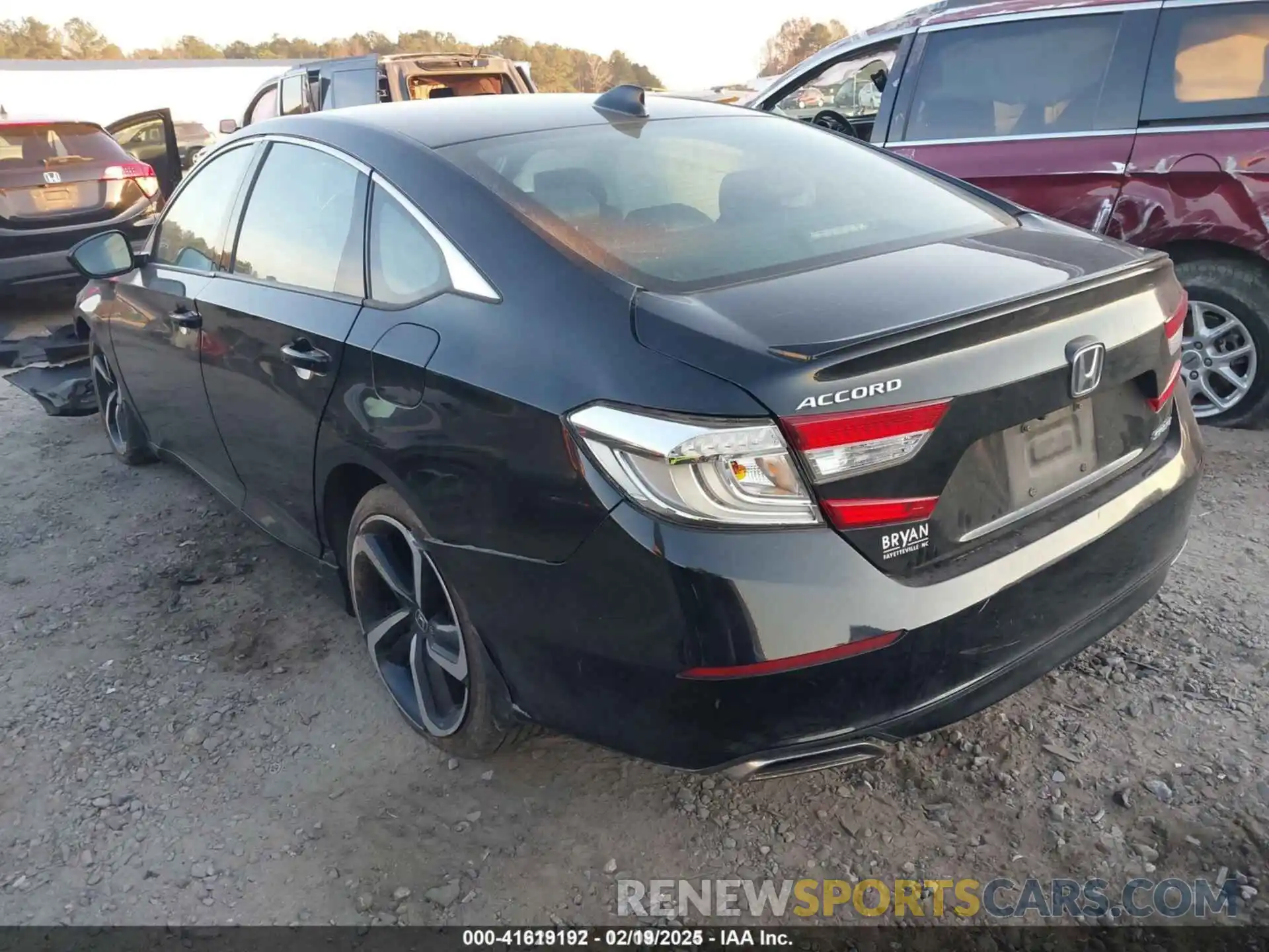 3 Photograph of a damaged car 1HGCV1F35KA006364 HONDA ACCORD 2019