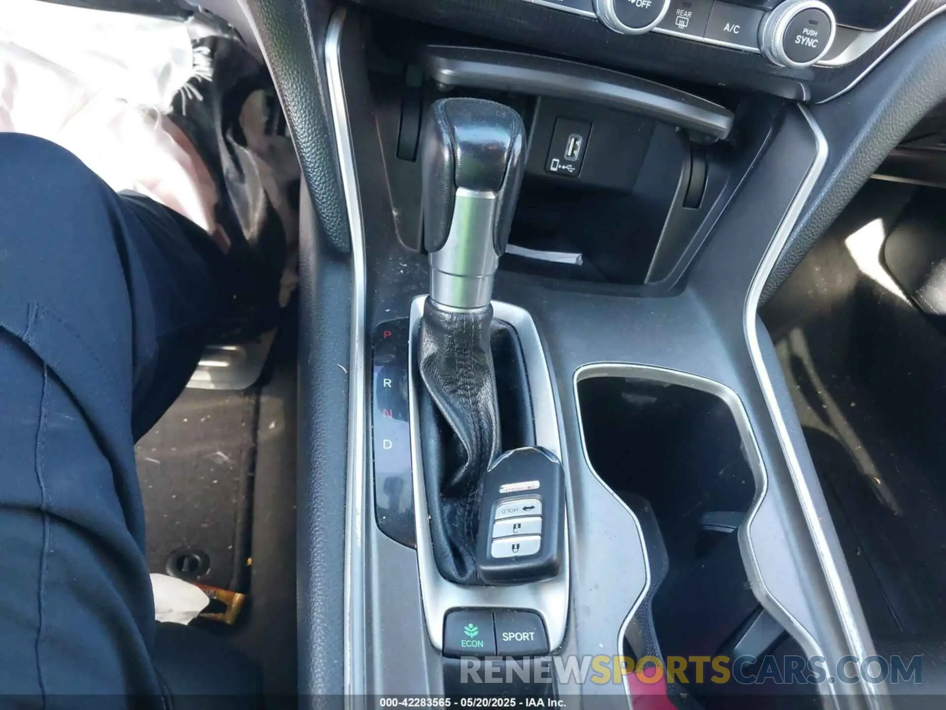 11 Photograph of a damaged car 1HGCV1F35KA018546 HONDA ACCORD 2019