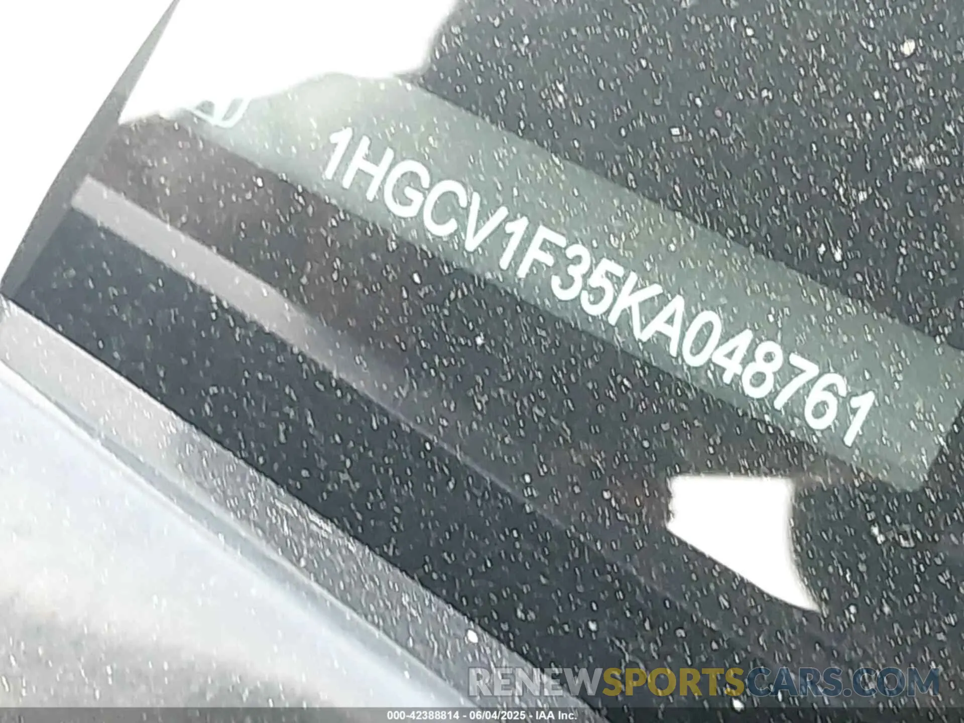17 Photograph of a damaged car 1HGCV1F35KA048761 HONDA ACCORD 2019