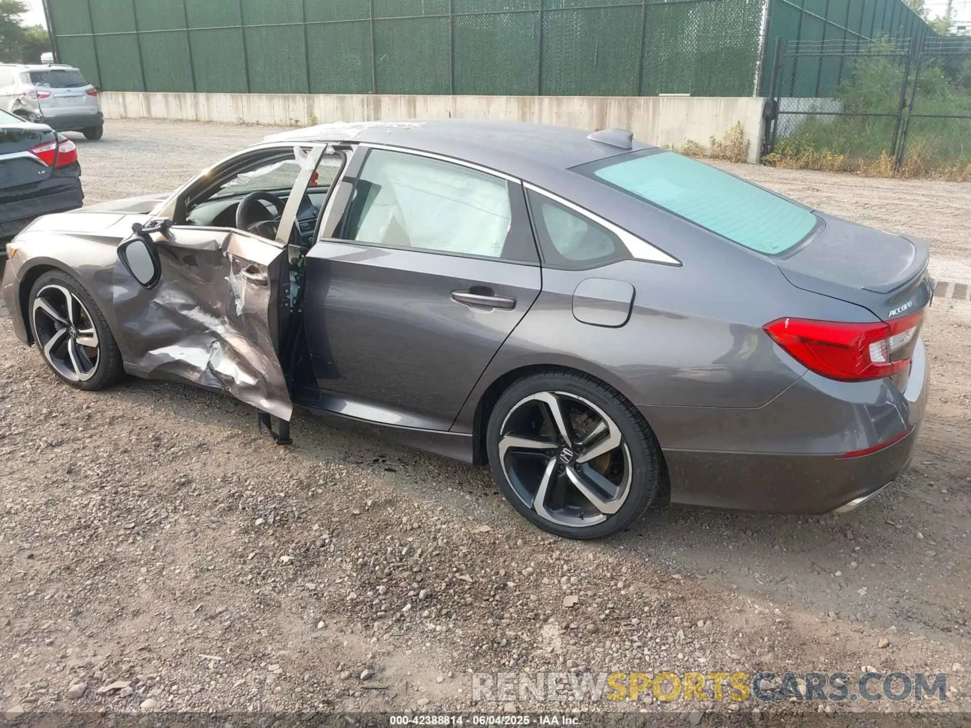 3 Photograph of a damaged car 1HGCV1F35KA048761 HONDA ACCORD 2019