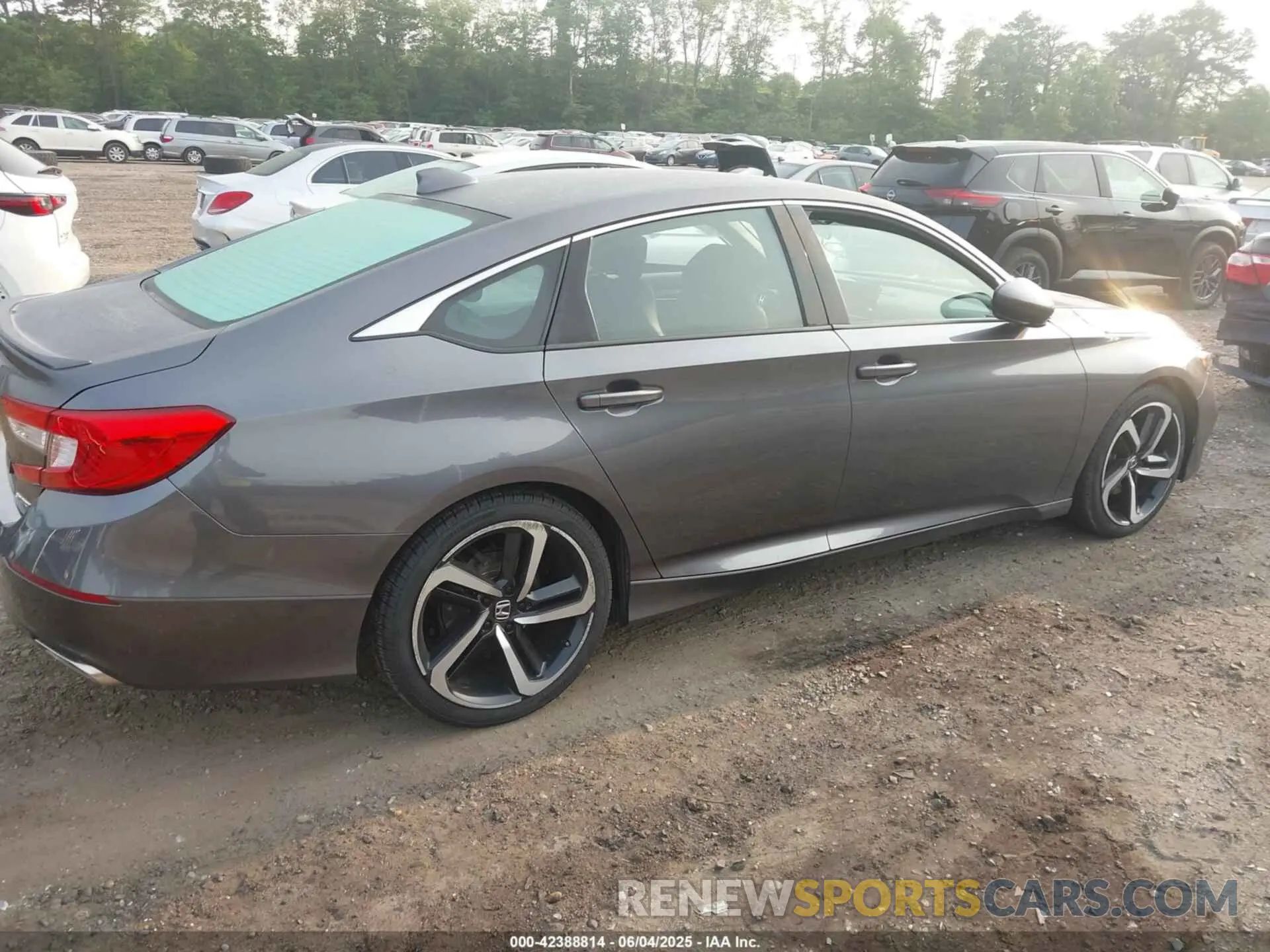 4 Photograph of a damaged car 1HGCV1F35KA048761 HONDA ACCORD 2019