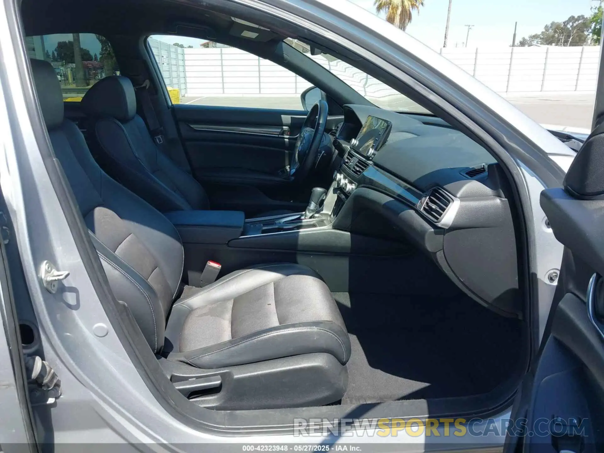 5 Photograph of a damaged car 1HGCV1F35KA051787 HONDA ACCORD 2019