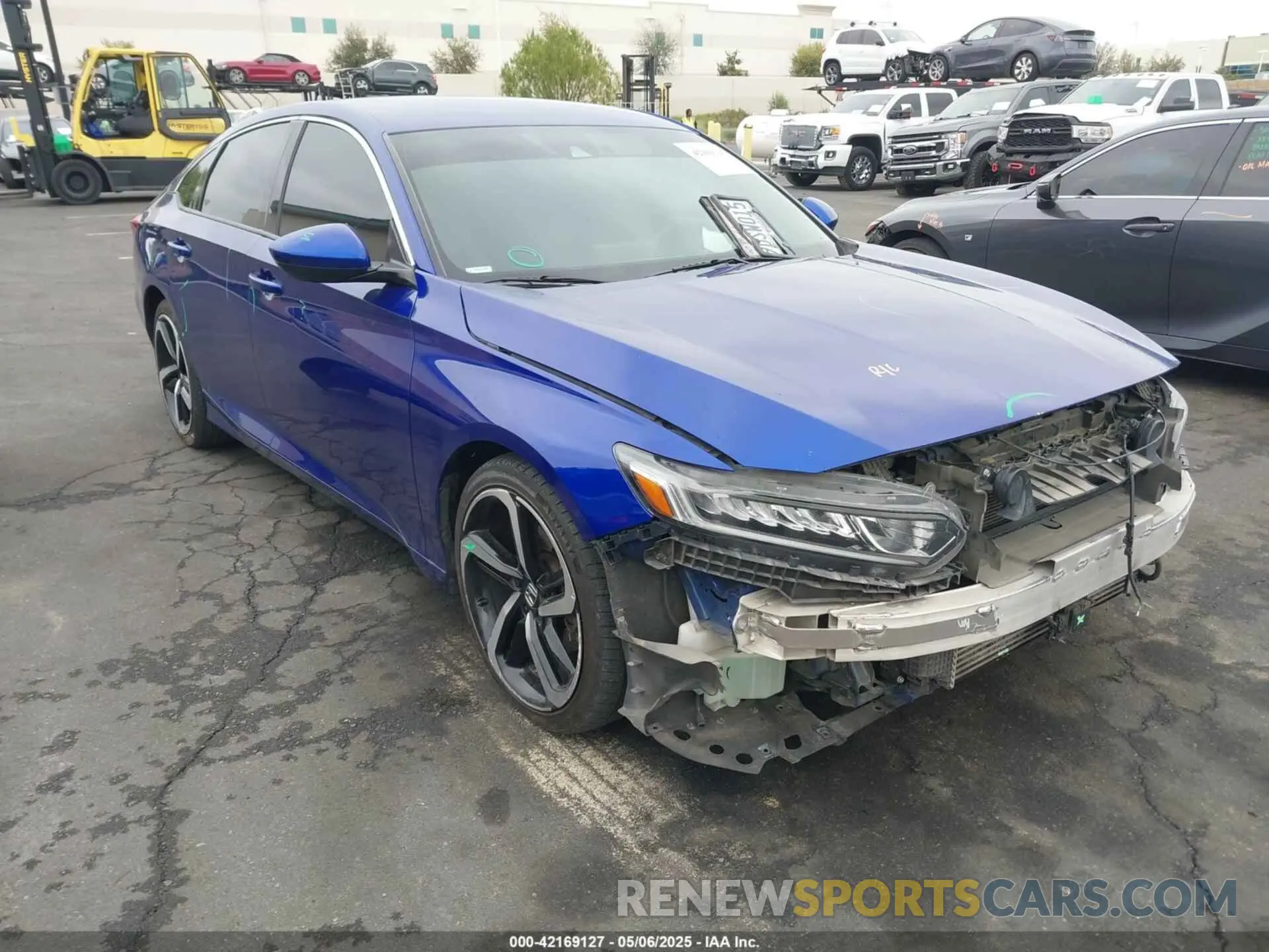 1 Photograph of a damaged car 1HGCV1F35KA083073 HONDA ACCORD 2019