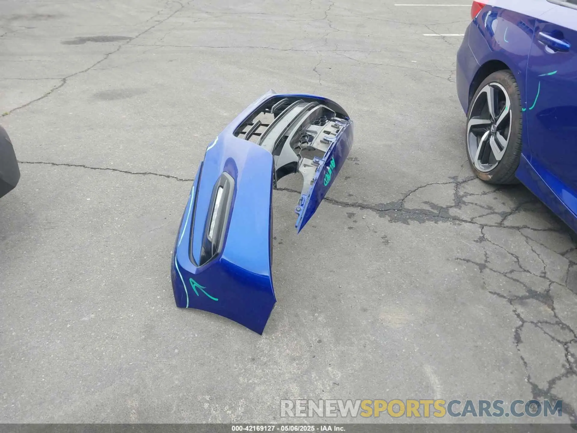 12 Photograph of a damaged car 1HGCV1F35KA083073 HONDA ACCORD 2019