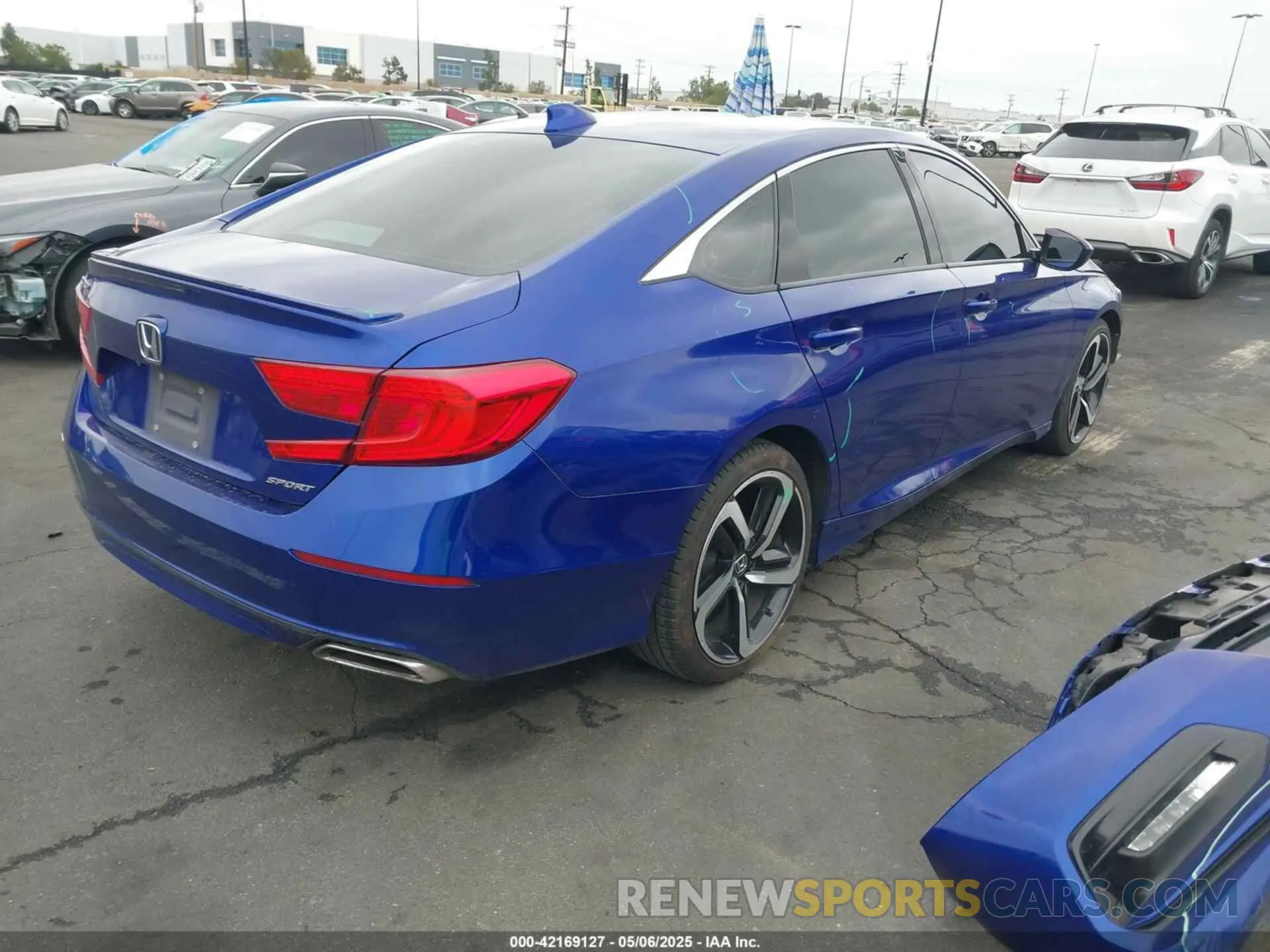4 Photograph of a damaged car 1HGCV1F35KA083073 HONDA ACCORD 2019