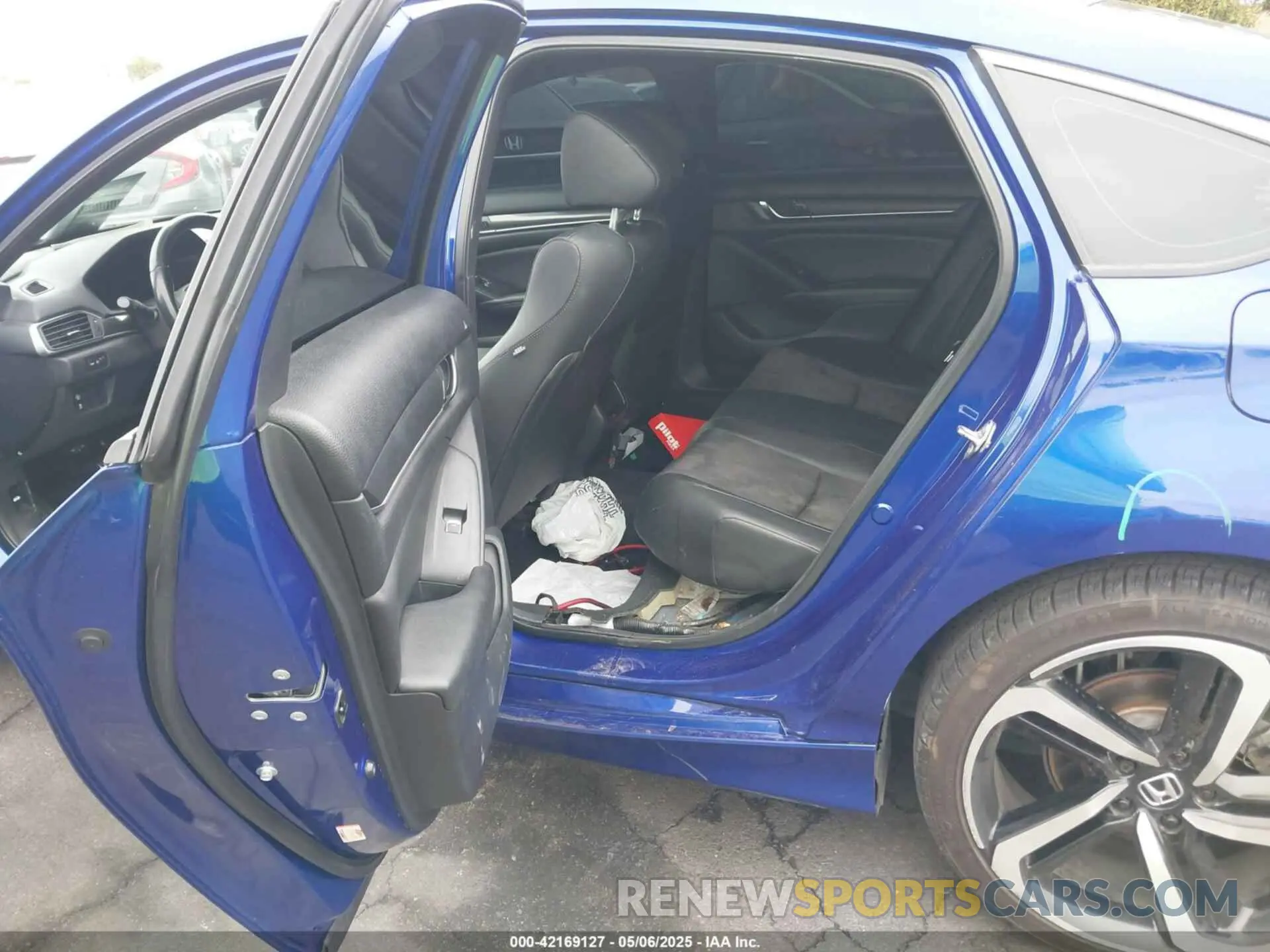 8 Photograph of a damaged car 1HGCV1F35KA083073 HONDA ACCORD 2019
