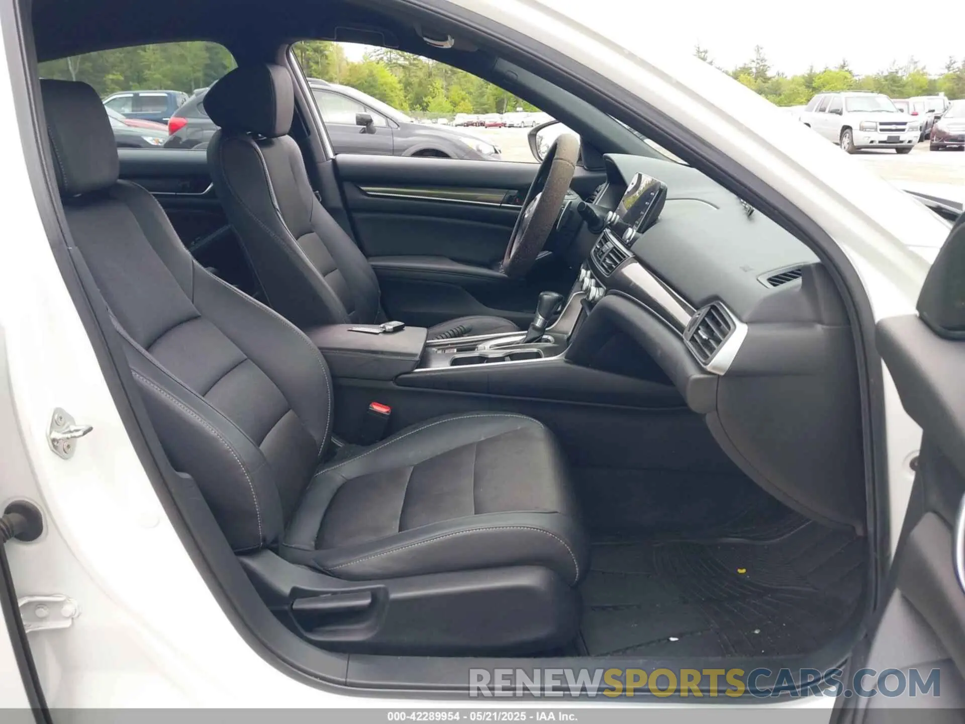 5 Photograph of a damaged car 1HGCV1F35KA088516 HONDA ACCORD 2019