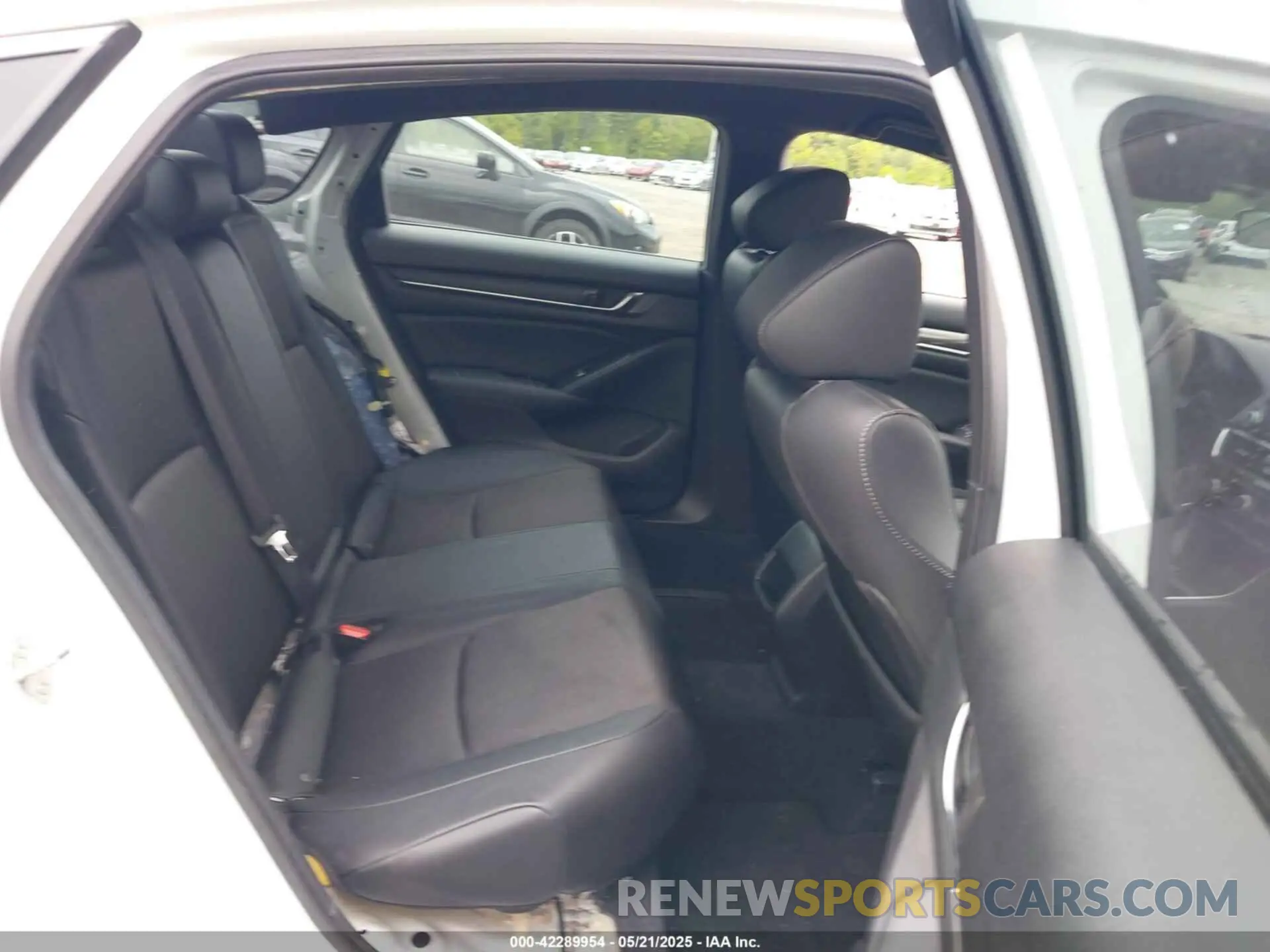 8 Photograph of a damaged car 1HGCV1F35KA088516 HONDA ACCORD 2019