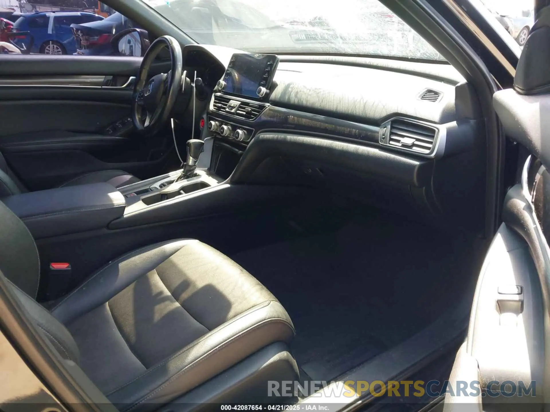 5 Photograph of a damaged car 1HGCV1F35KA095840 HONDA ACCORD 2019