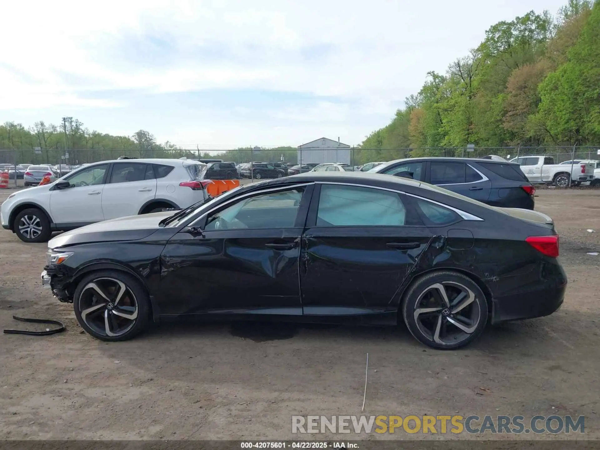 13 Photograph of a damaged car 1HGCV1F35KA115665 HONDA ACCORD 2019
