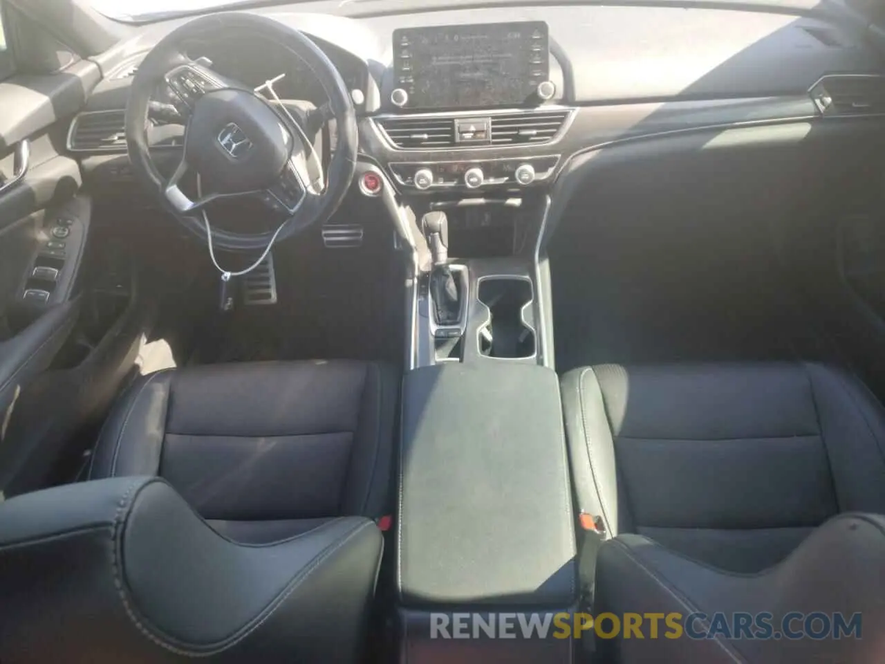 8 Photograph of a damaged car 1HGCV1F35KA133065 HONDA ACCORD 2019