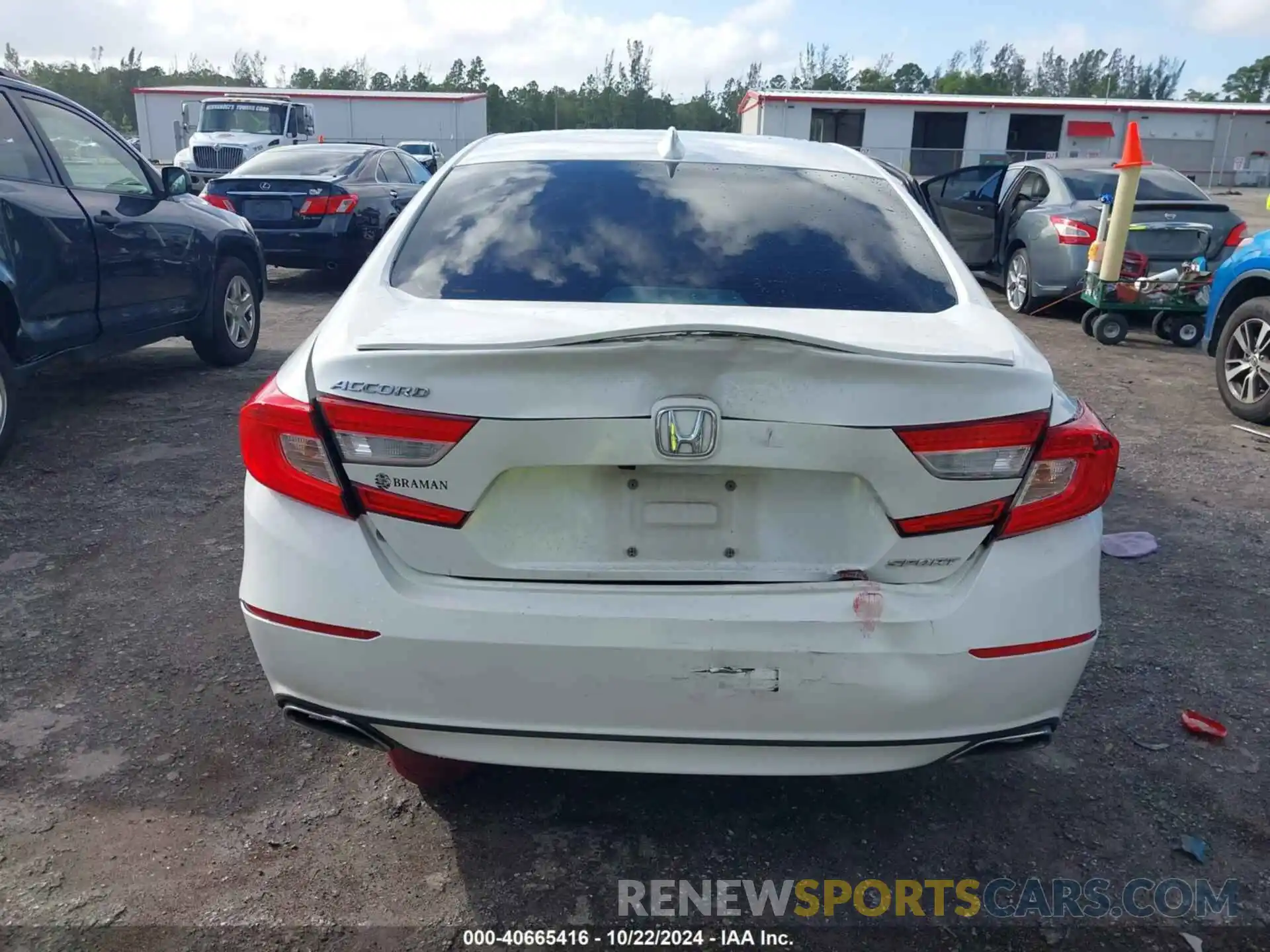 16 Photograph of a damaged car 1HGCV1F35KA139383 HONDA ACCORD 2019