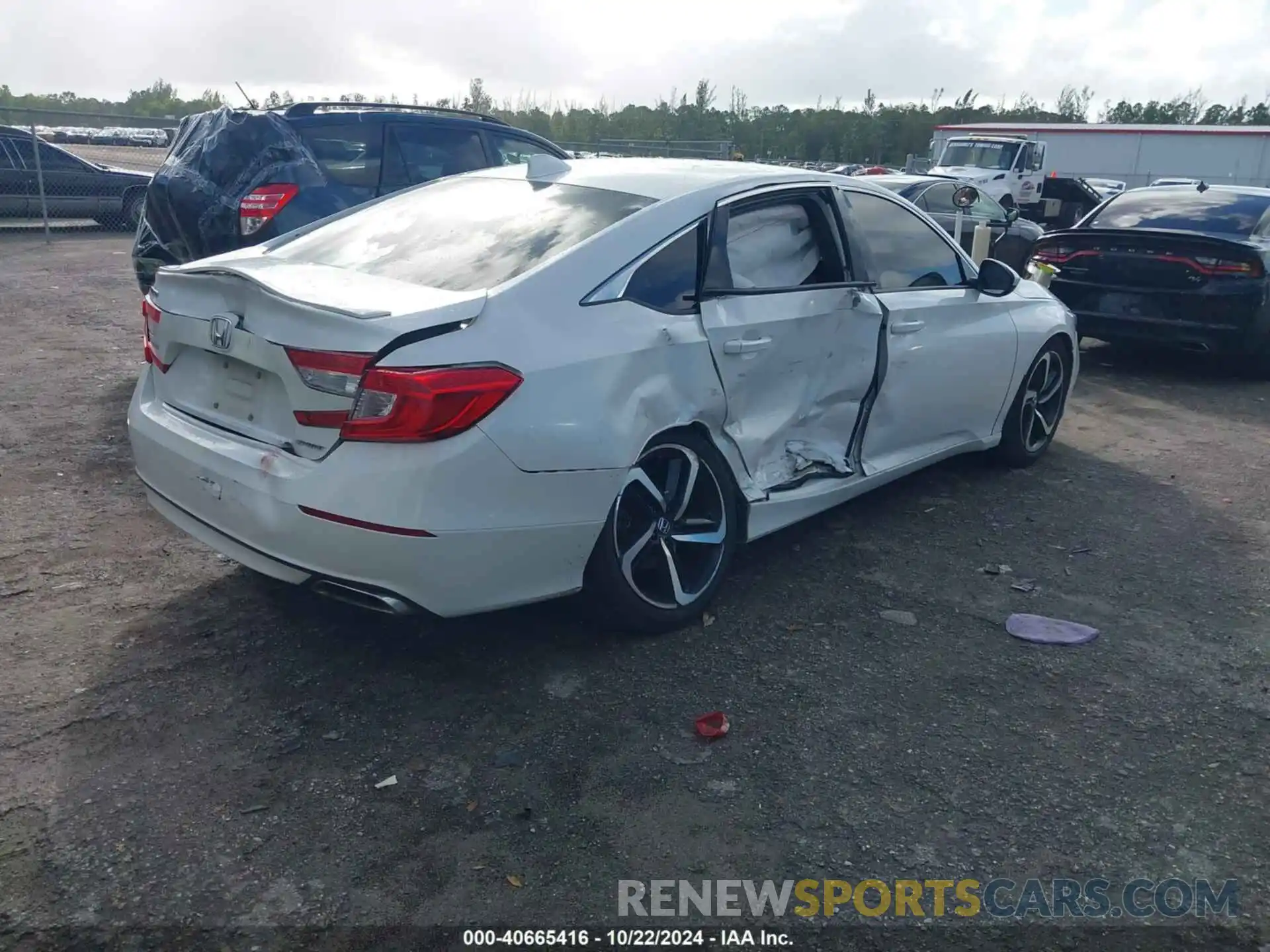 4 Photograph of a damaged car 1HGCV1F35KA139383 HONDA ACCORD 2019