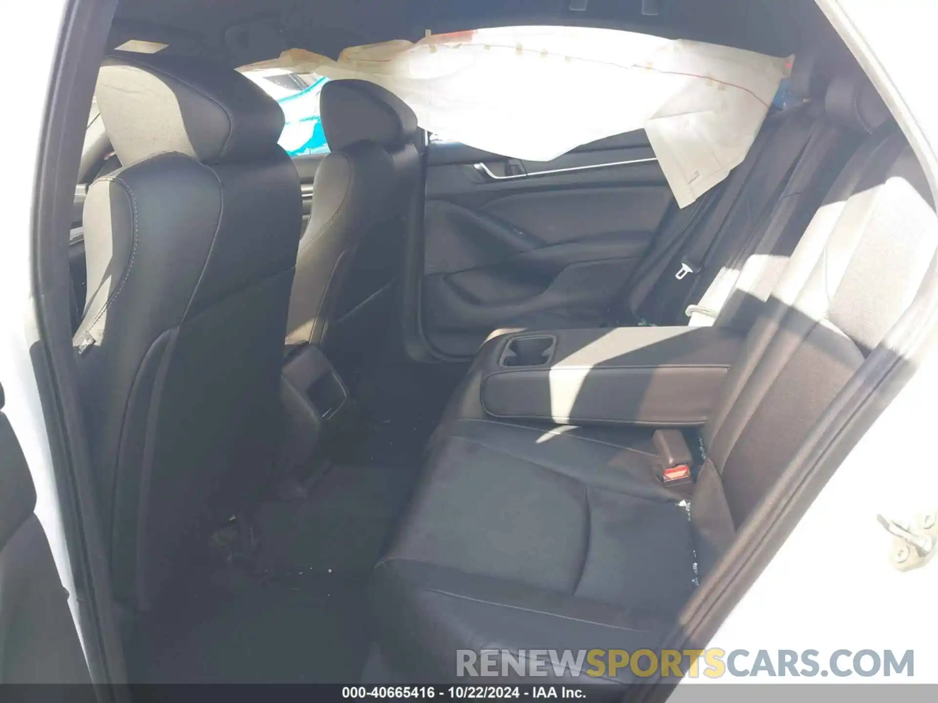 8 Photograph of a damaged car 1HGCV1F35KA139383 HONDA ACCORD 2019