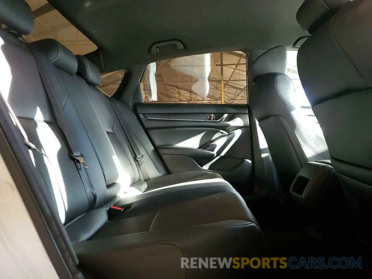 10 Photograph of a damaged car 1HGCV1F35KA142574 HONDA ACCORD 2019