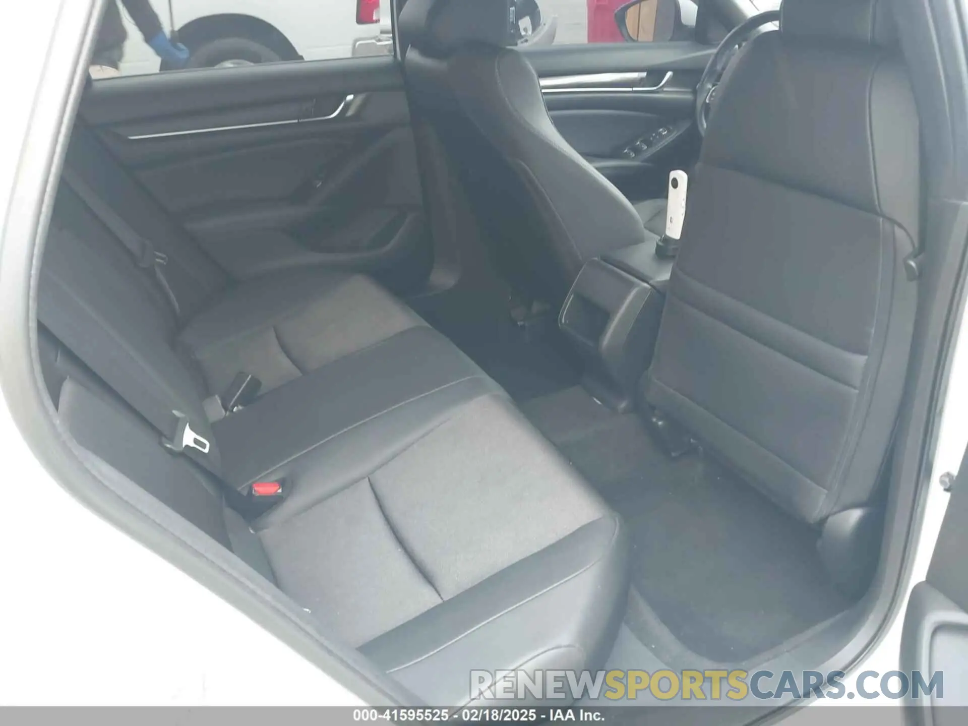 8 Photograph of a damaged car 1HGCV1F35KA172707 HONDA ACCORD 2019