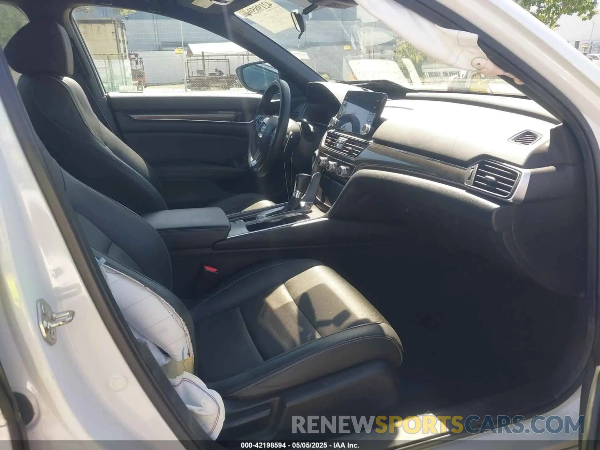5 Photograph of a damaged car 1HGCV1F35KA173534 HONDA ACCORD 2019