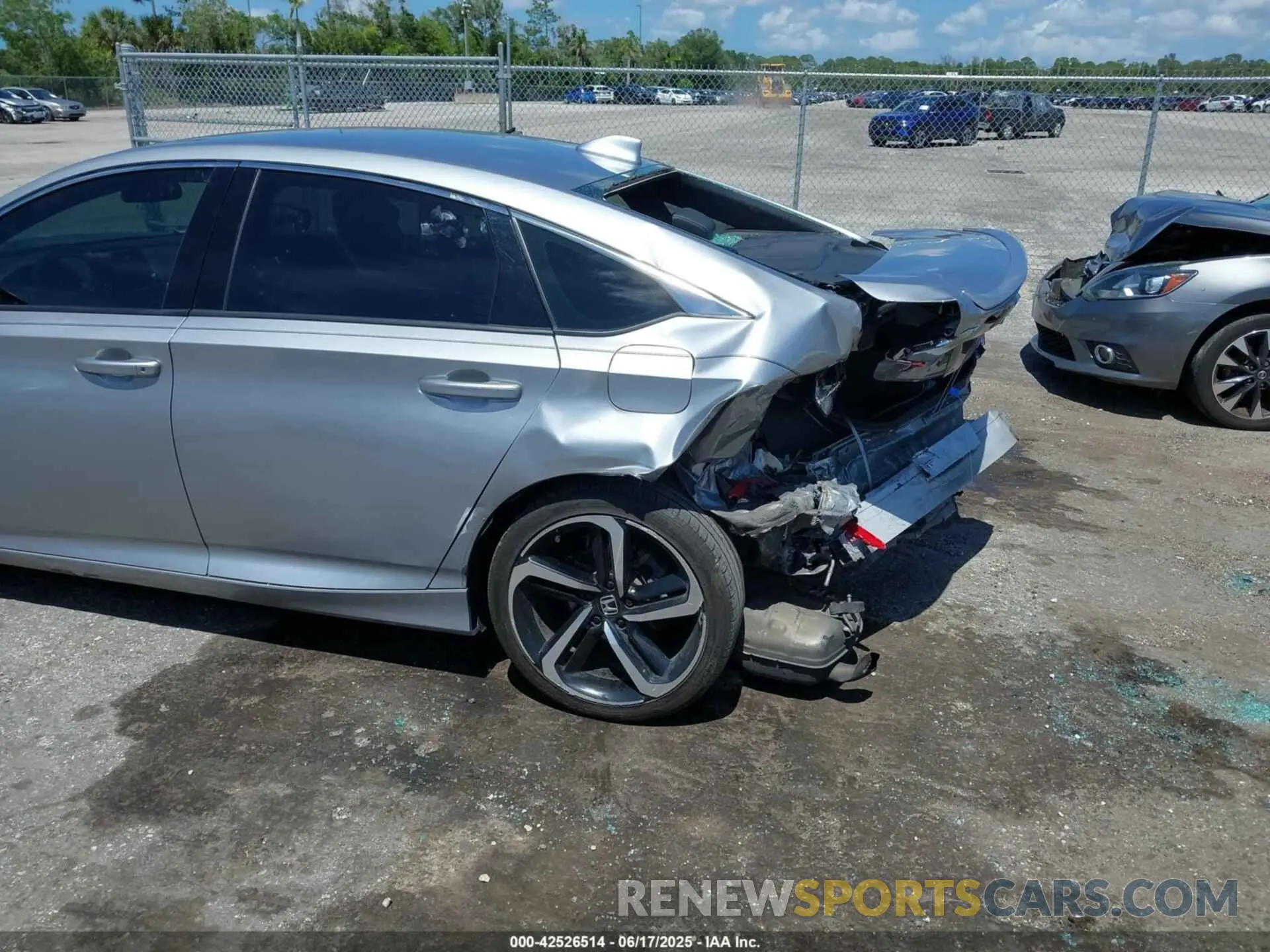6 Photograph of a damaged car 1HGCV1F36KA028146 HONDA ACCORD 2019