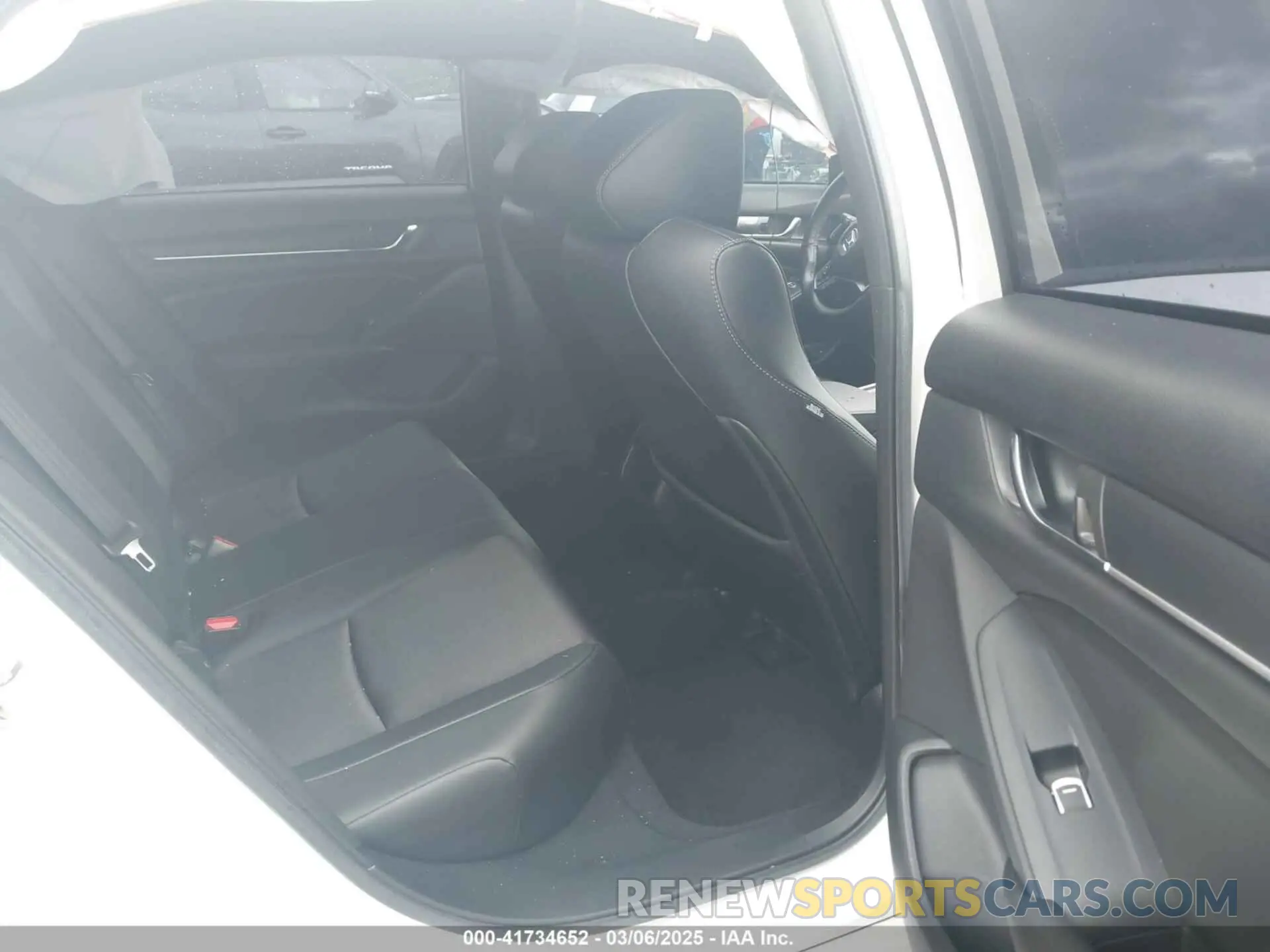 8 Photograph of a damaged car 1HGCV1F36KA046954 HONDA ACCORD 2019