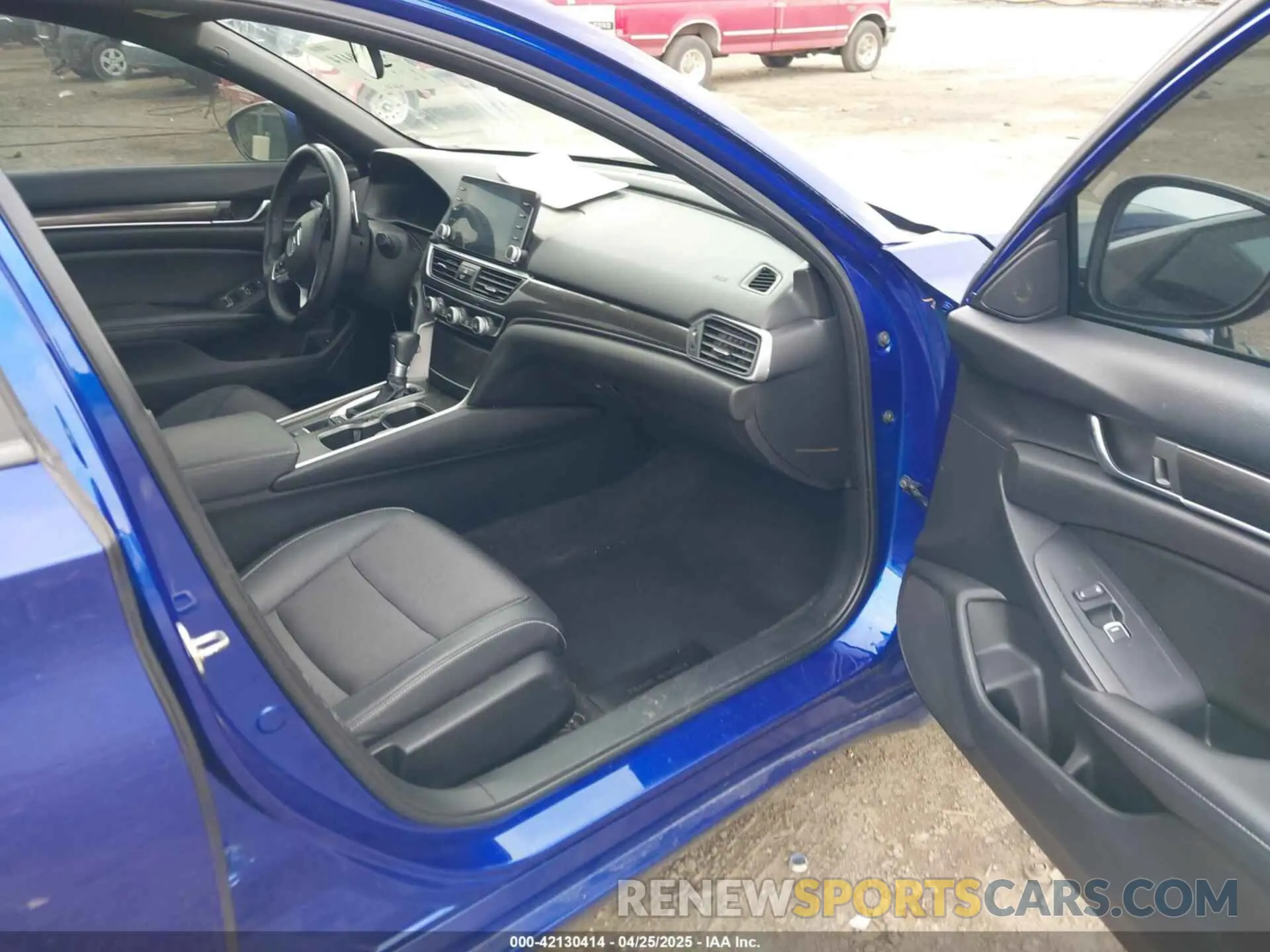 5 Photograph of a damaged car 1HGCV1F36KA076004 HONDA ACCORD 2019