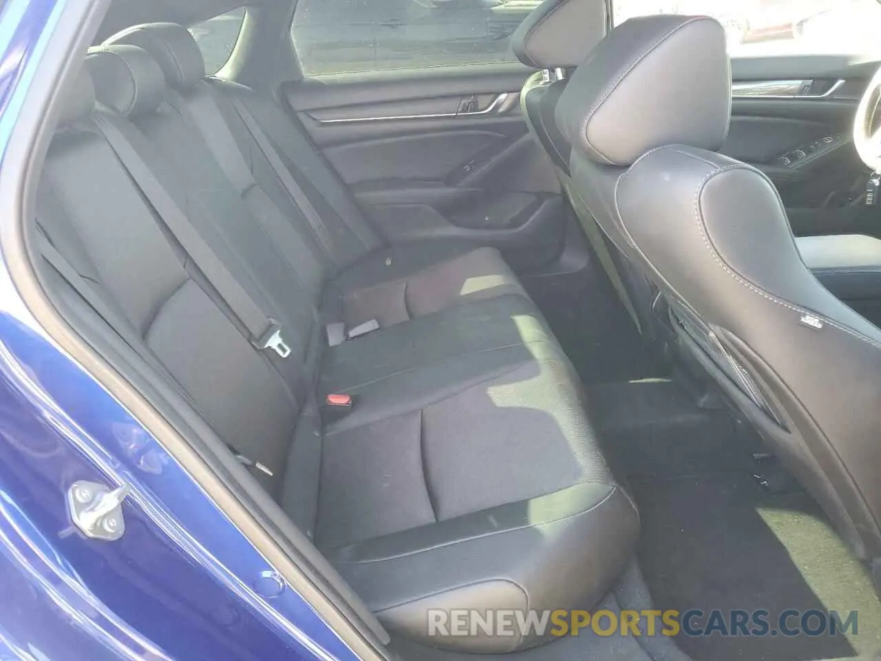 10 Photograph of a damaged car 1HGCV1F36KA116775 HONDA ACCORD 2019