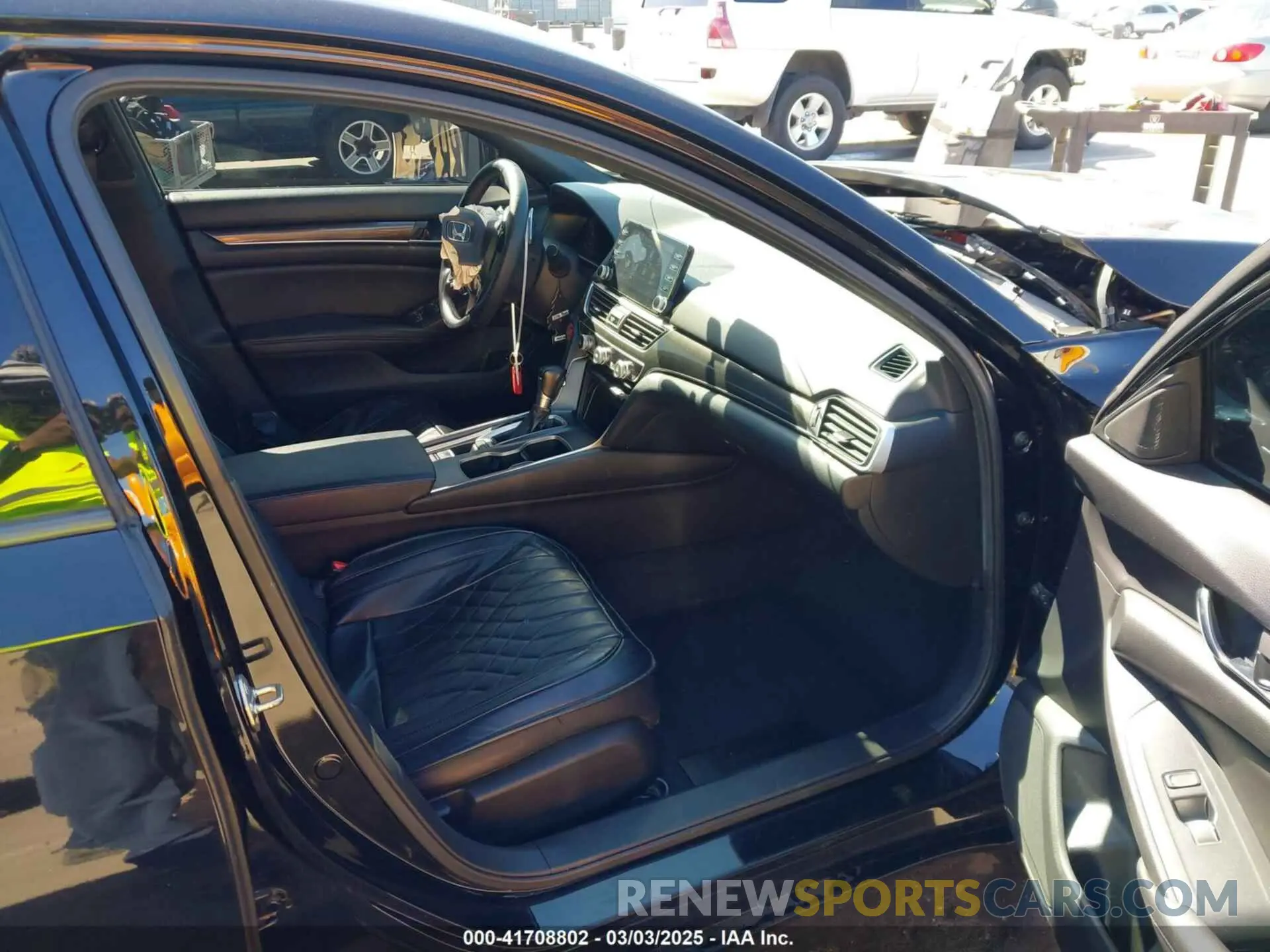5 Photograph of a damaged car 1HGCV1F36KA117148 HONDA ACCORD 2019