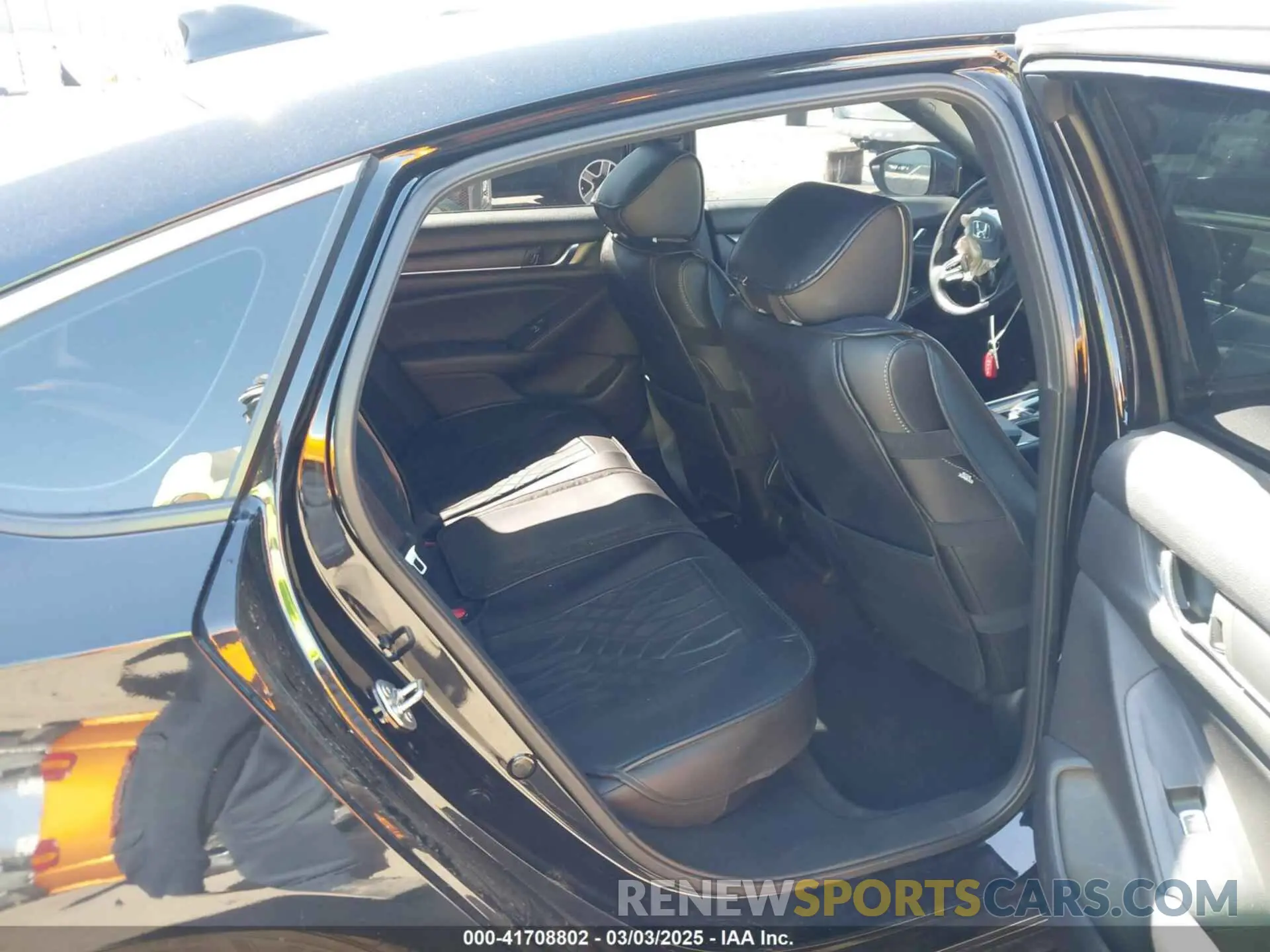 8 Photograph of a damaged car 1HGCV1F36KA117148 HONDA ACCORD 2019