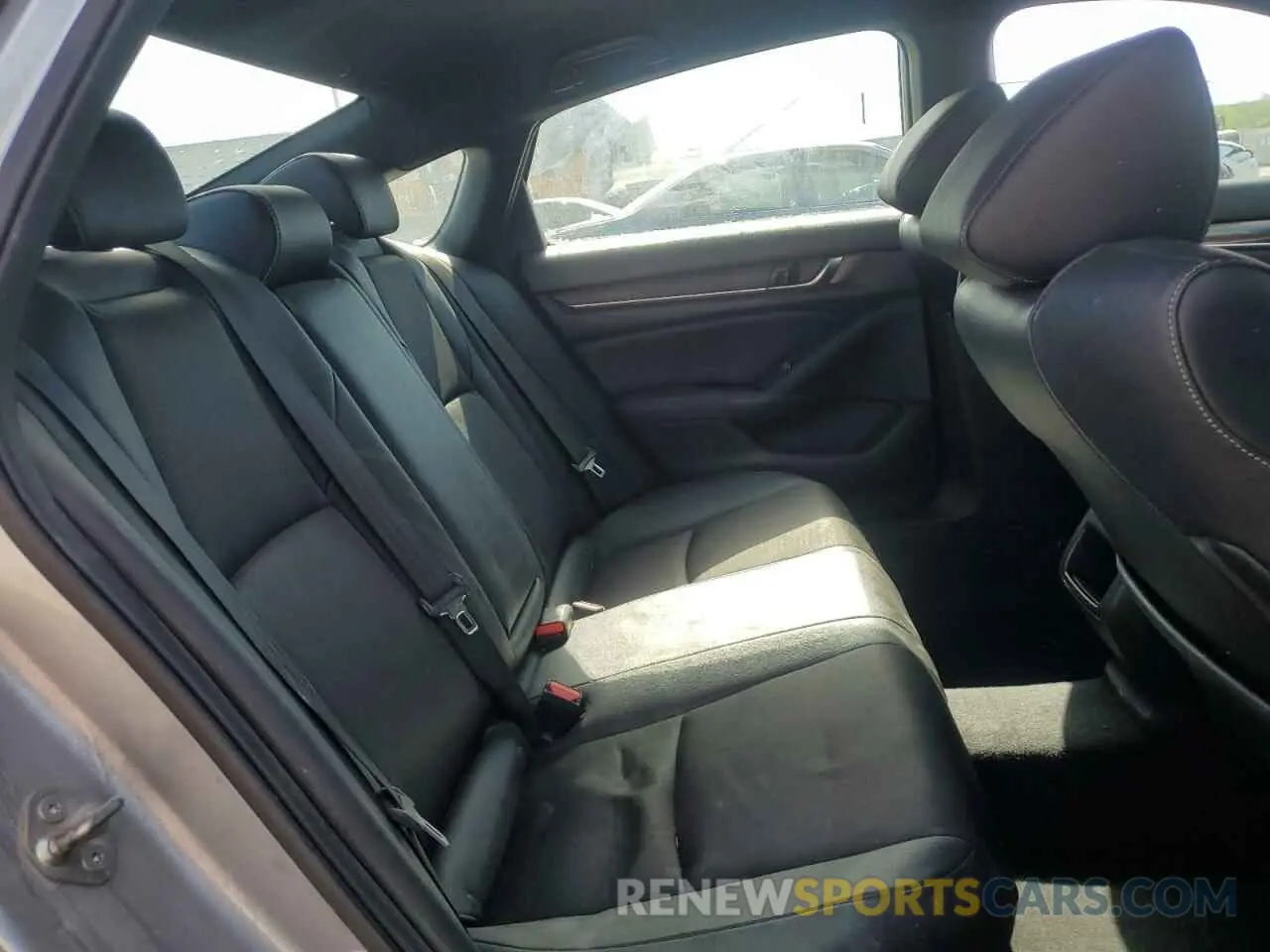 10 Photograph of a damaged car 1HGCV1F36KA119434 HONDA ACCORD 2019