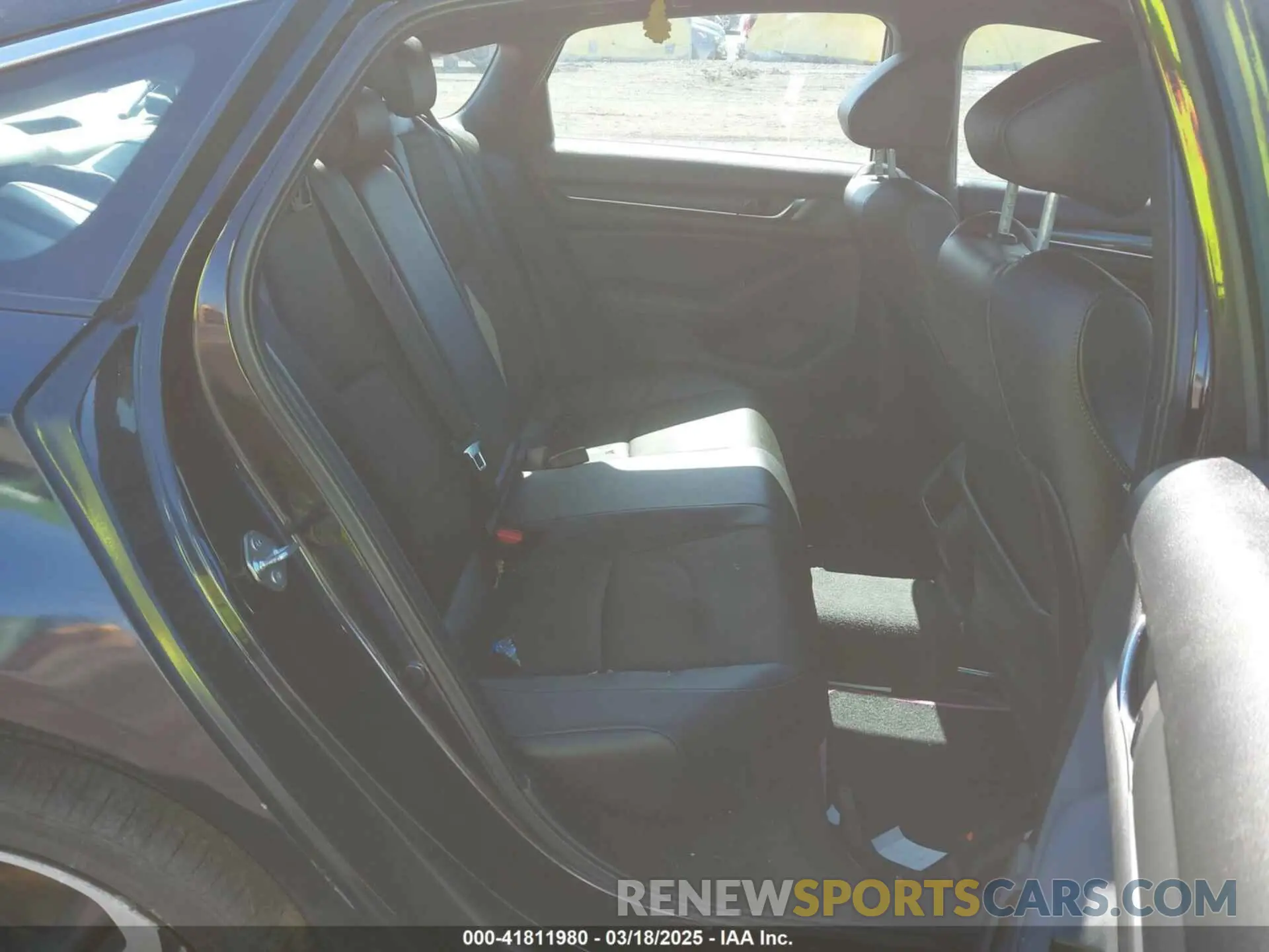 8 Photograph of a damaged car 1HGCV1F36KA142258 HONDA ACCORD 2019