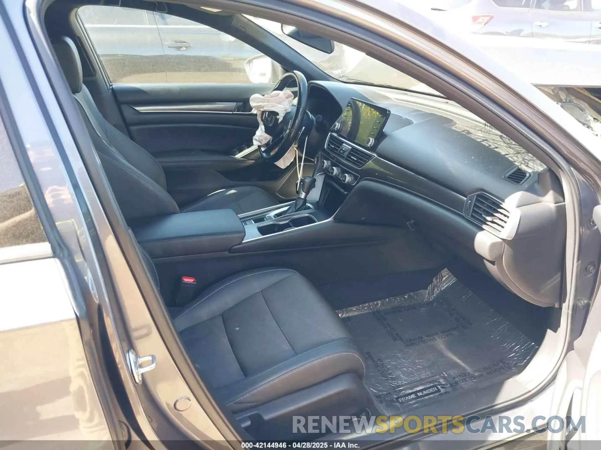 5 Photograph of a damaged car 1HGCV1F36KA153292 HONDA ACCORD 2019