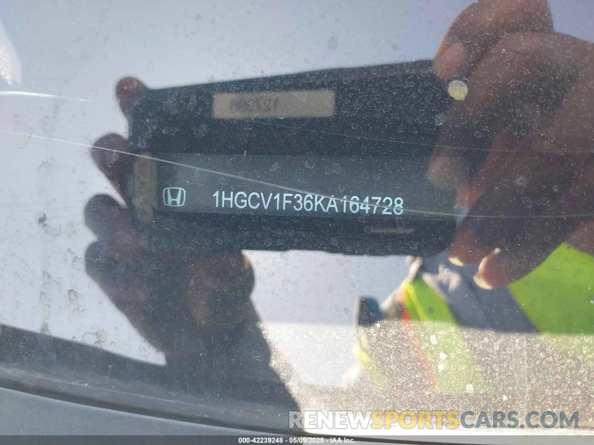9 Photograph of a damaged car 1HGCV1F36KA164728 HONDA ACCORD 2019
