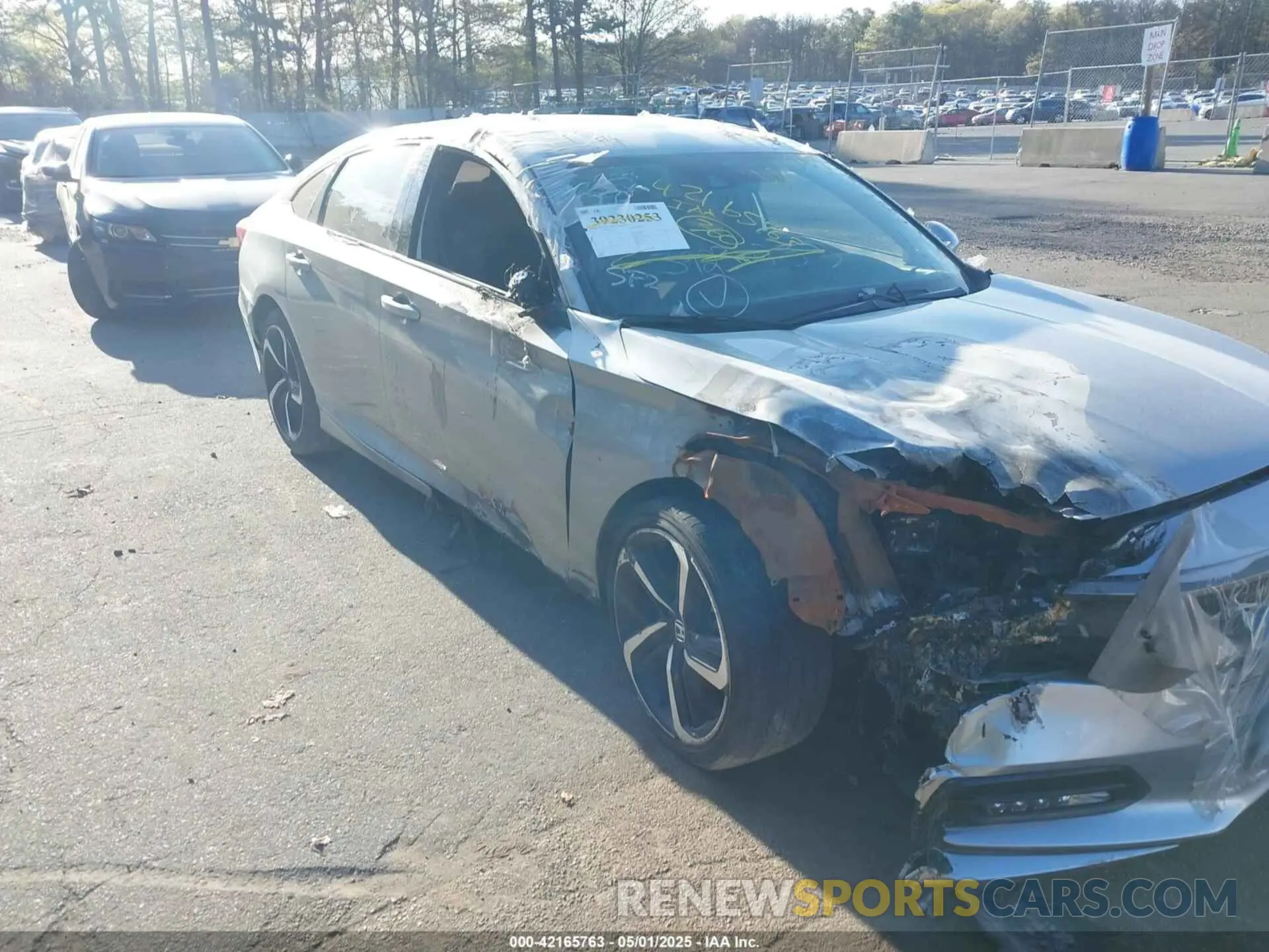 6 Photograph of a damaged car 1HGCV1F37KA036921 HONDA ACCORD 2019