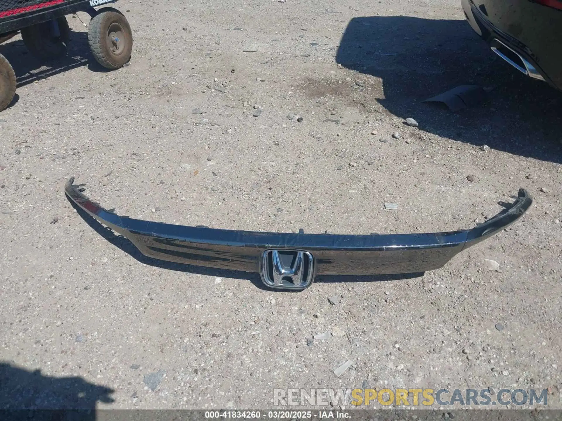 19 Photograph of a damaged car 1HGCV1F37KA158646 HONDA ACCORD 2019
