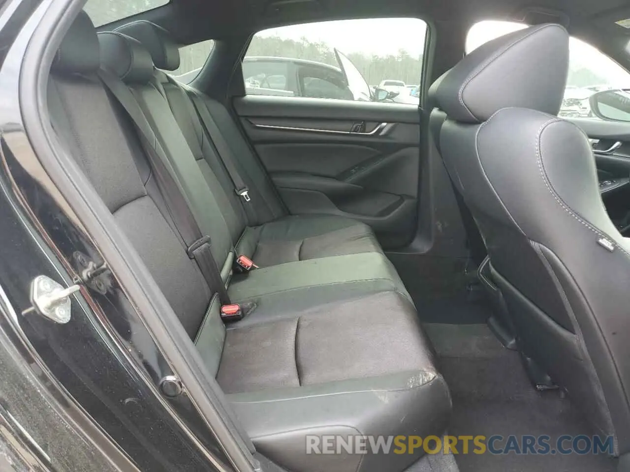 10 Photograph of a damaged car 1HGCV1F37KA164320 HONDA ACCORD 2019