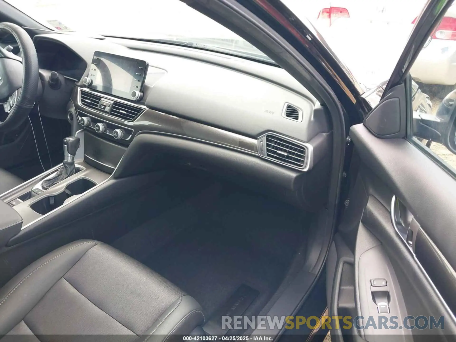 5 Photograph of a damaged car 1HGCV1F37KA177648 HONDA ACCORD 2019