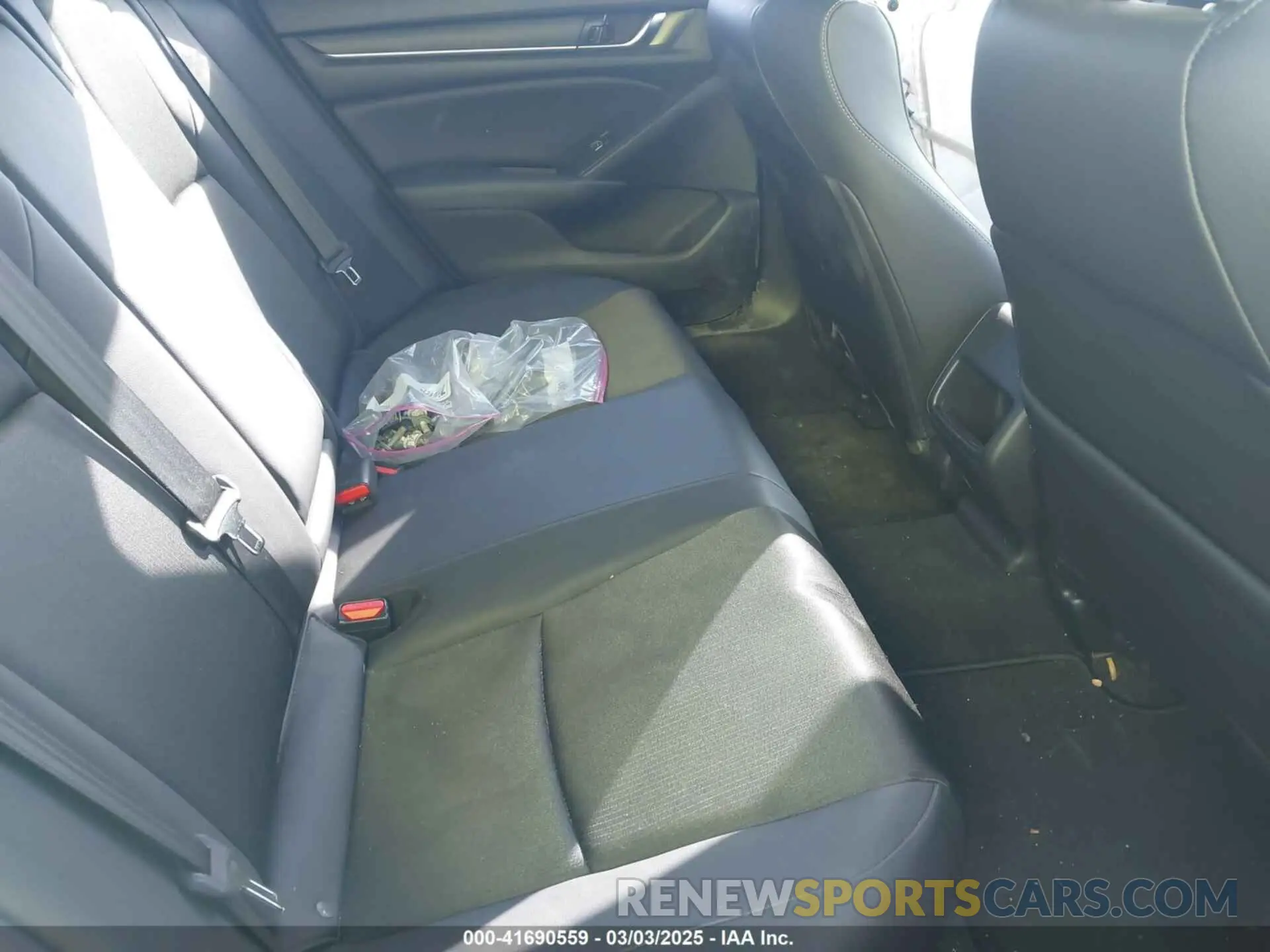 8 Photograph of a damaged car 1HGCV1F38KA041223 HONDA ACCORD 2019