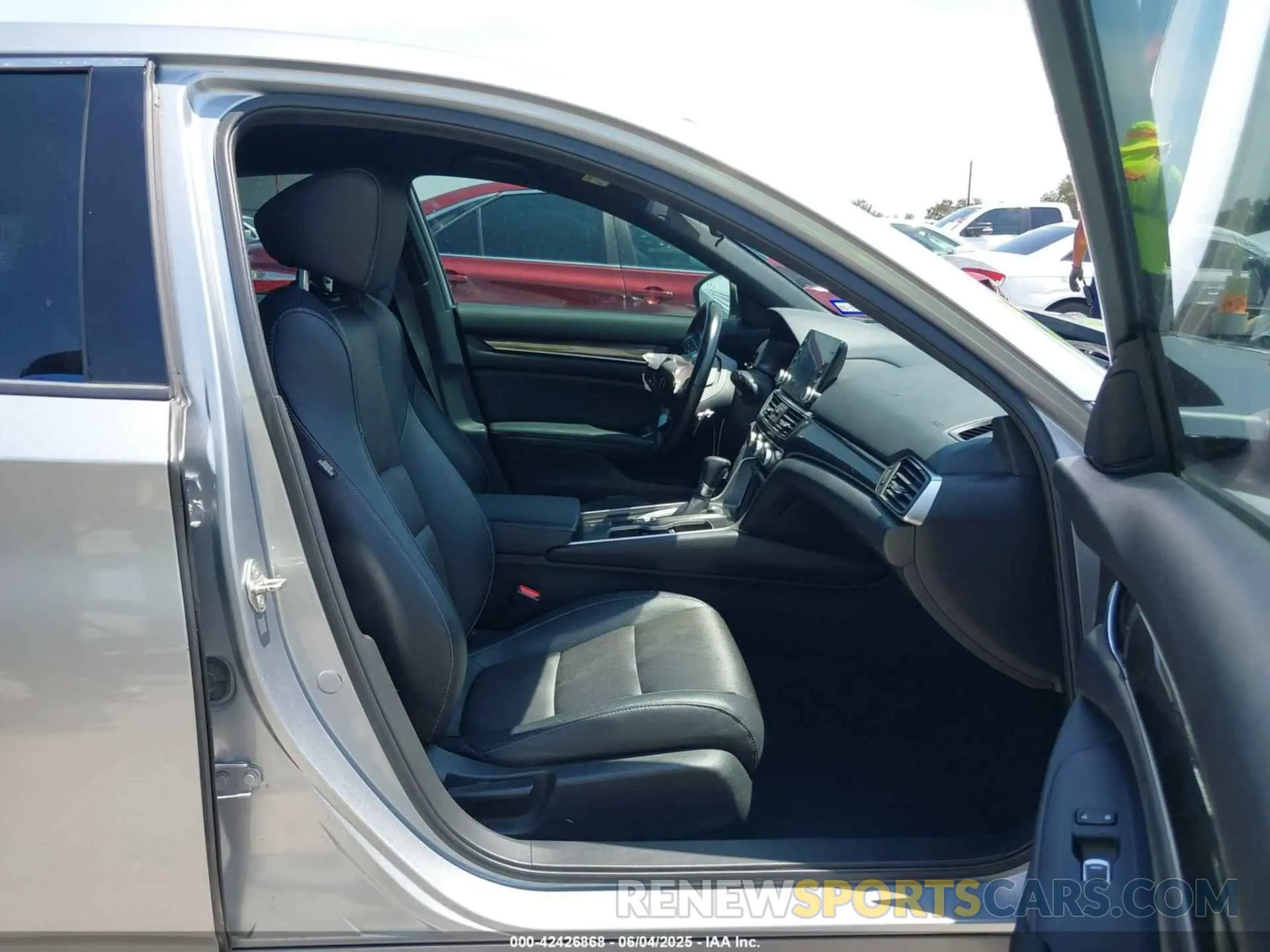 5 Photograph of a damaged car 1HGCV1F38KA044770 HONDA ACCORD 2019