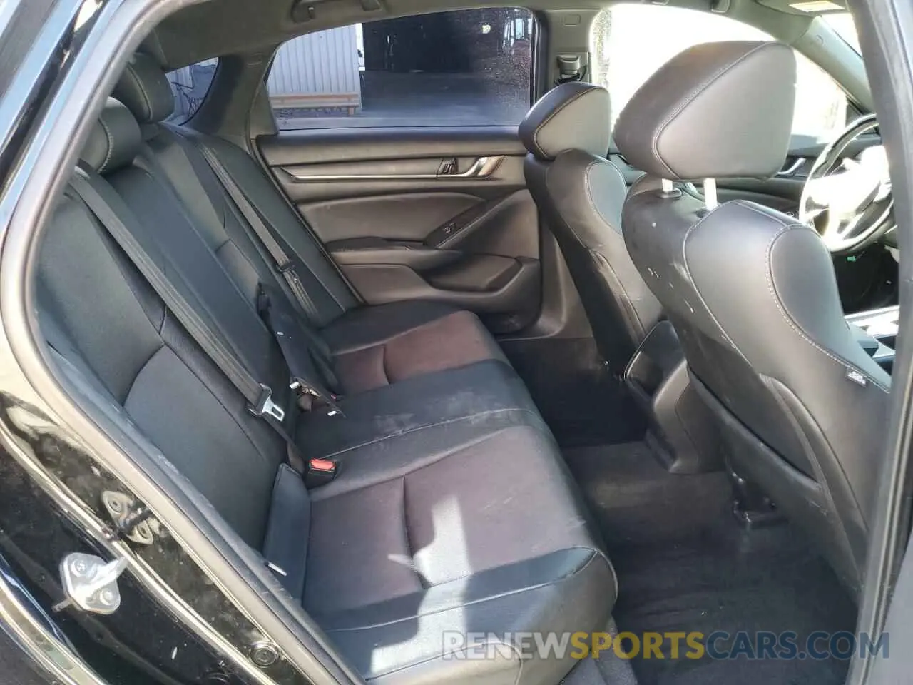 10 Photograph of a damaged car 1HGCV1F38KA061018 HONDA ACCORD 2019