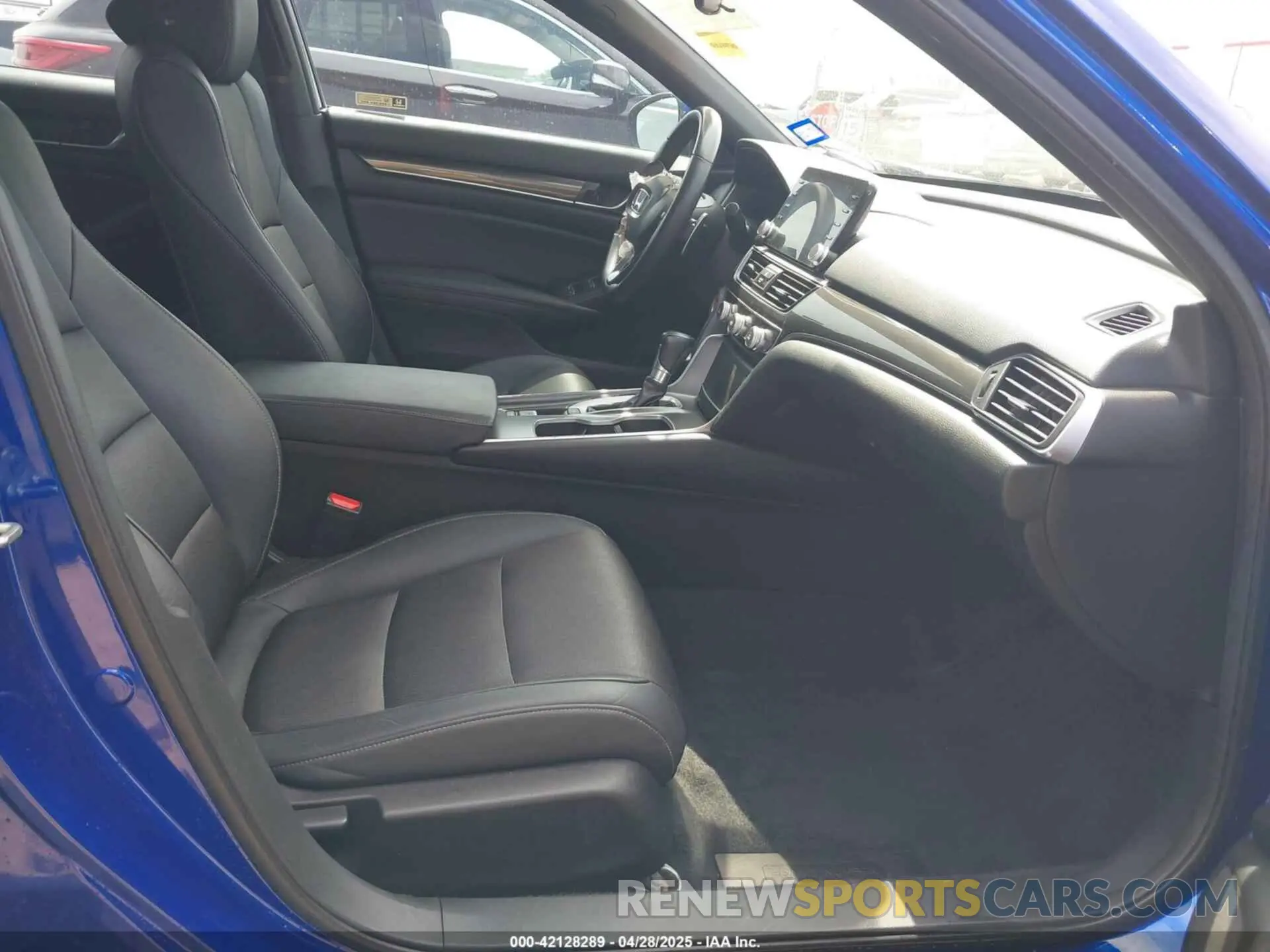 5 Photograph of a damaged car 1HGCV1F38KA094097 HONDA ACCORD 2019